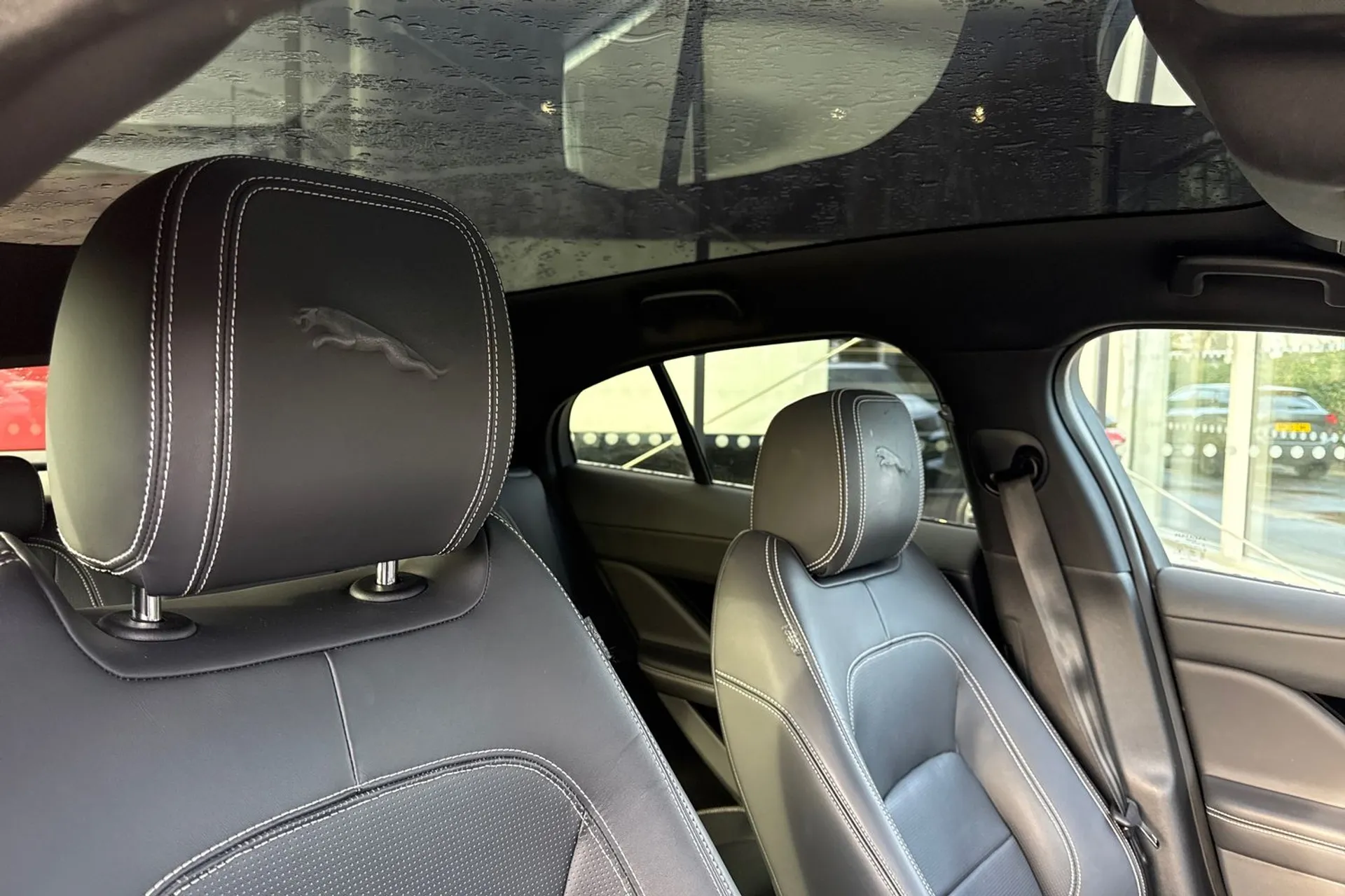 Jaguar I-PACE thumbnail image number 14