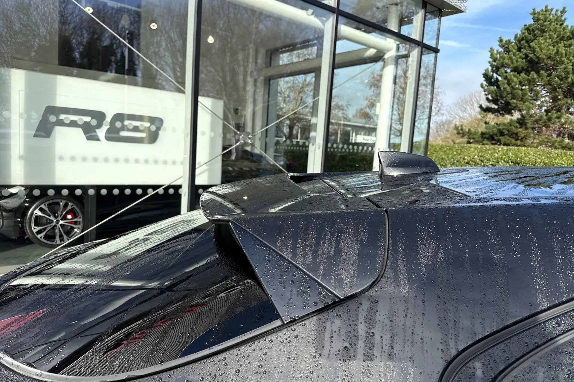 Jaguar I-PACE thumbnail image number 28