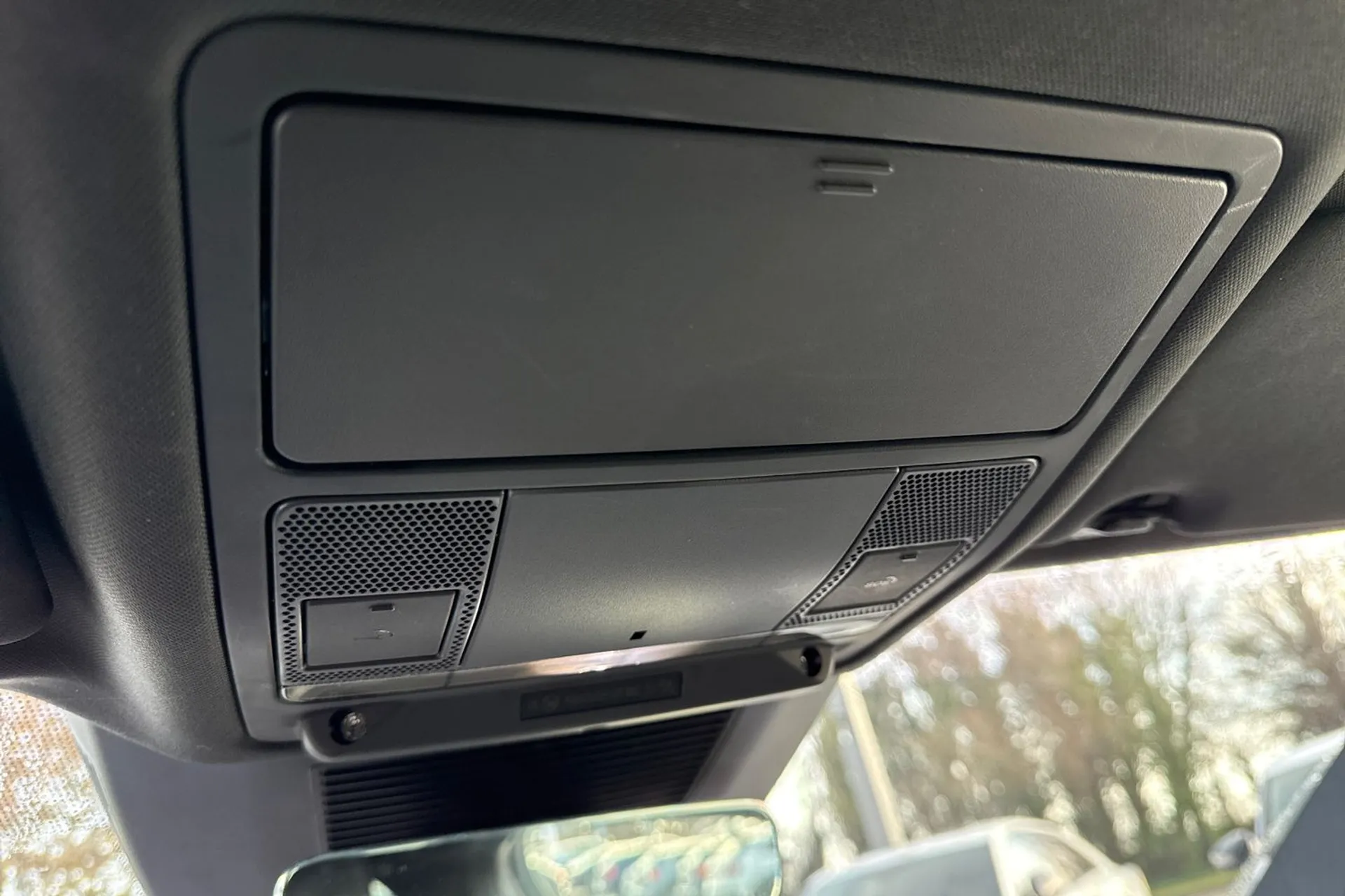 Jaguar I-PACE thumbnail image number 37