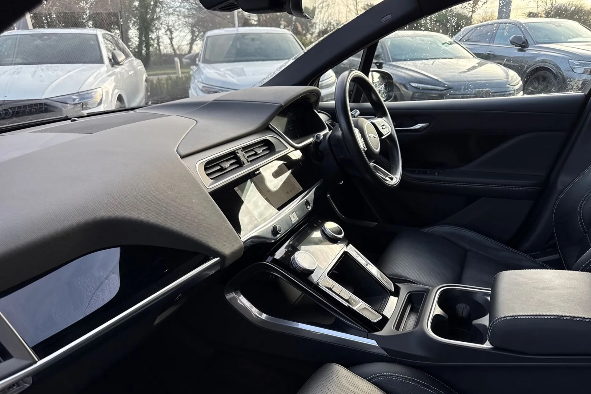 Jaguar I-PACE thumbnail image number 9