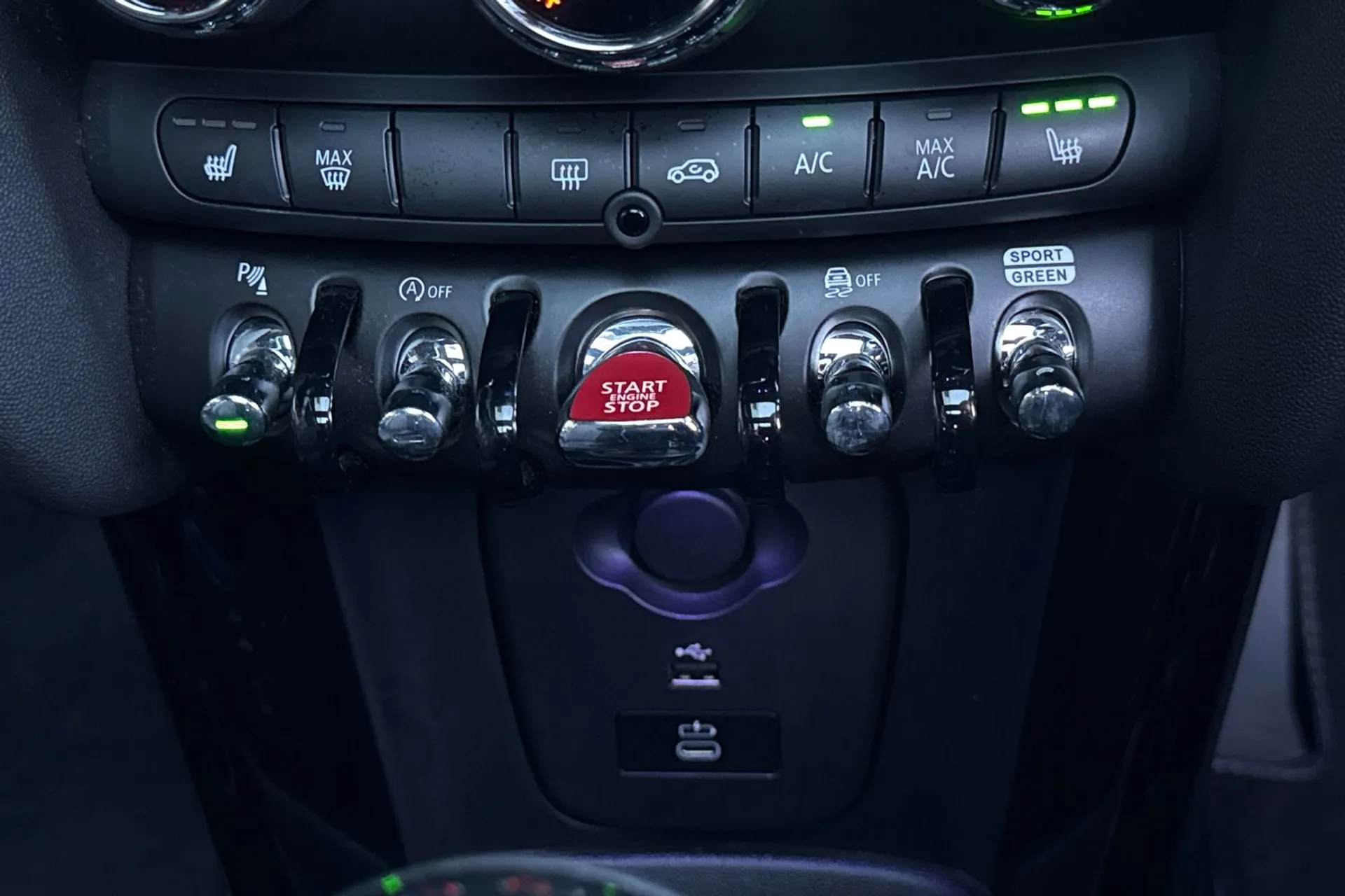 MINI HATCHBACK thumbnail image number 54