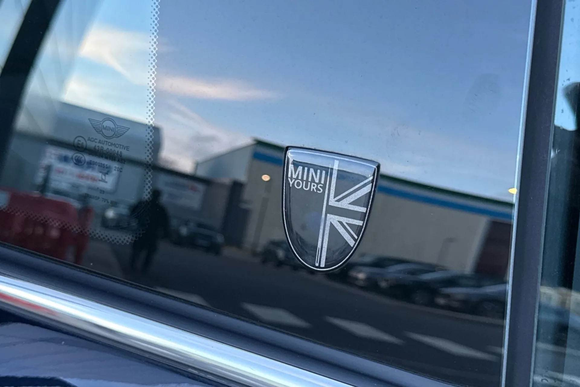 MINI HATCHBACK thumbnail image number 36