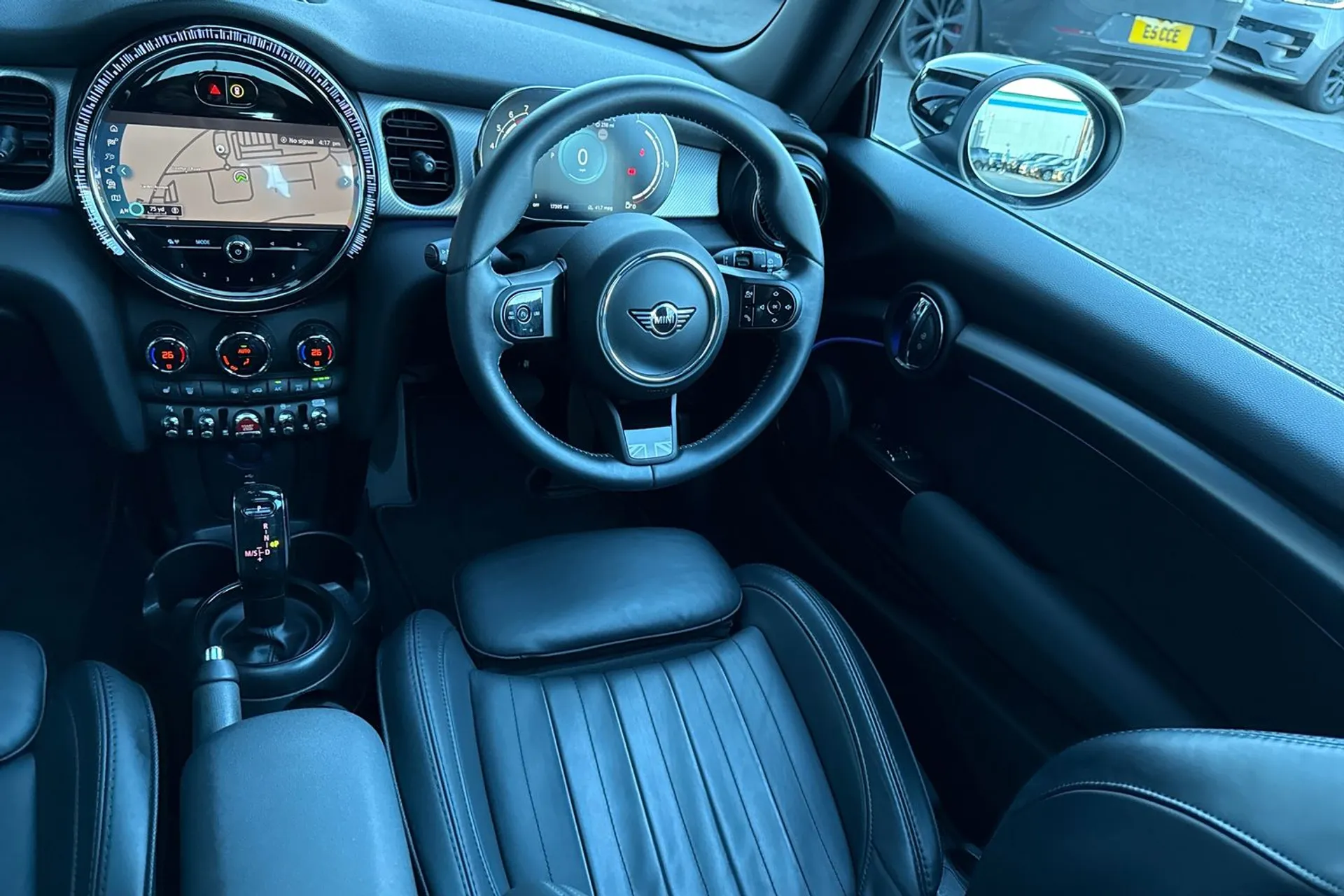 MINI HATCHBACK thumbnail image number 34