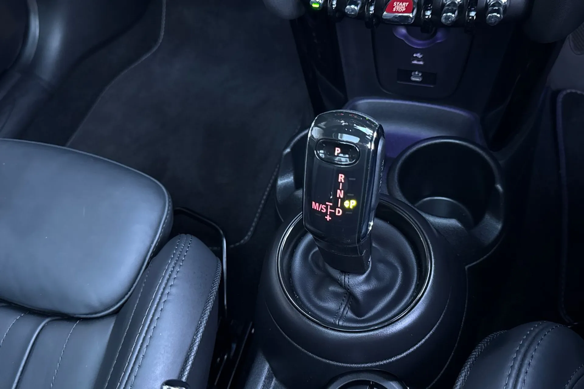 MINI HATCHBACK thumbnail image number 48