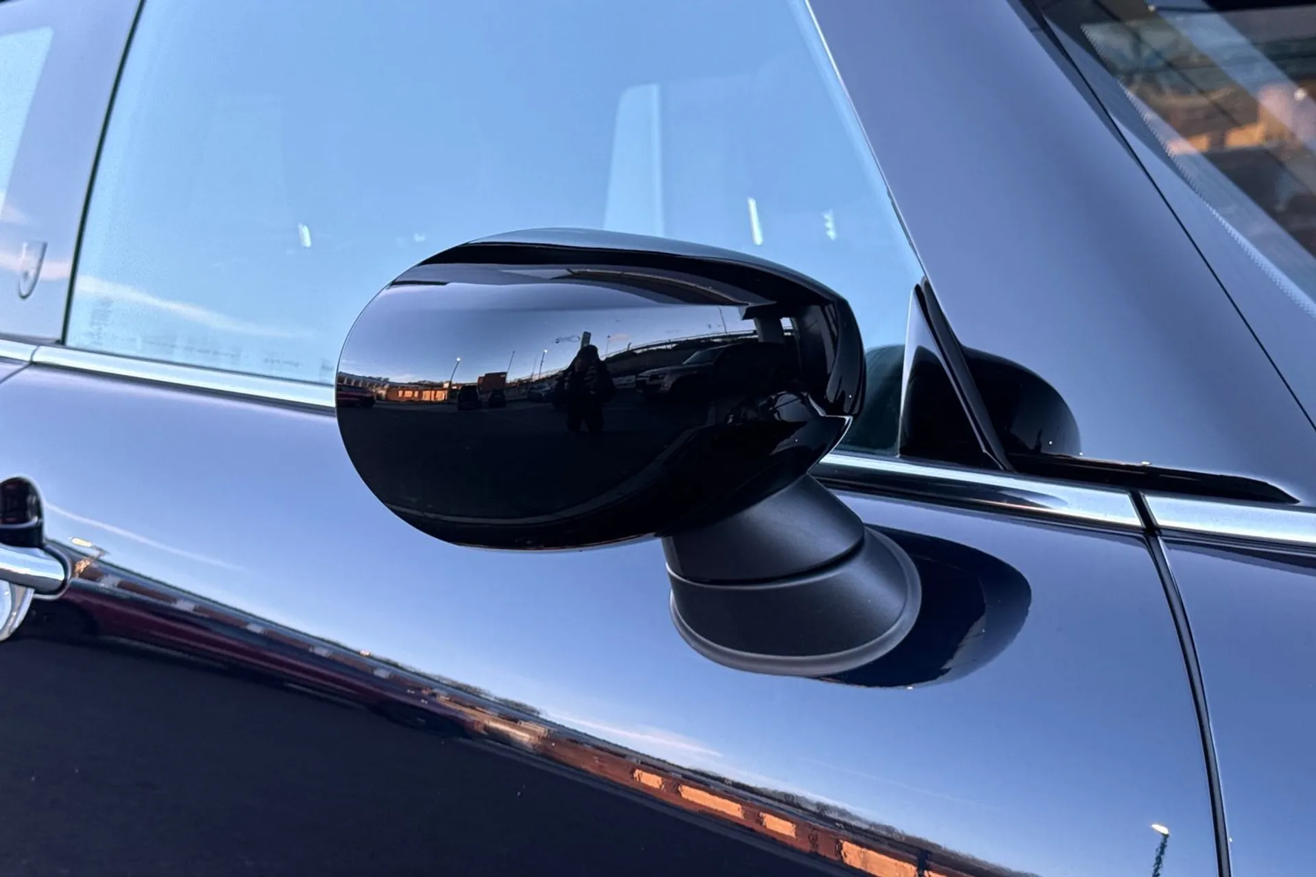 MINI HATCHBACK thumbnail image number 38