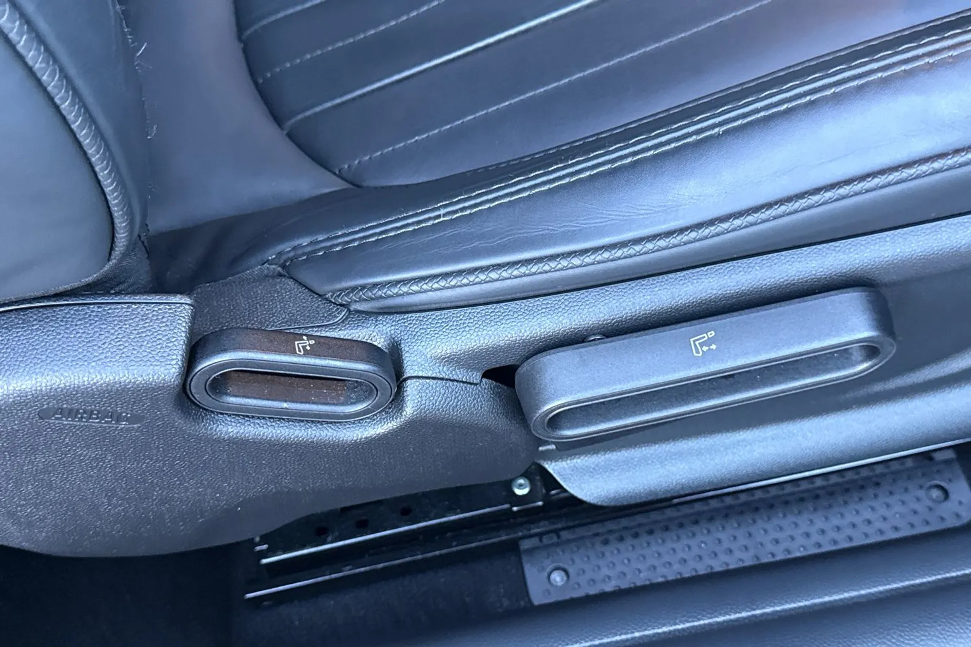 MINI HATCHBACK thumbnail image number 16