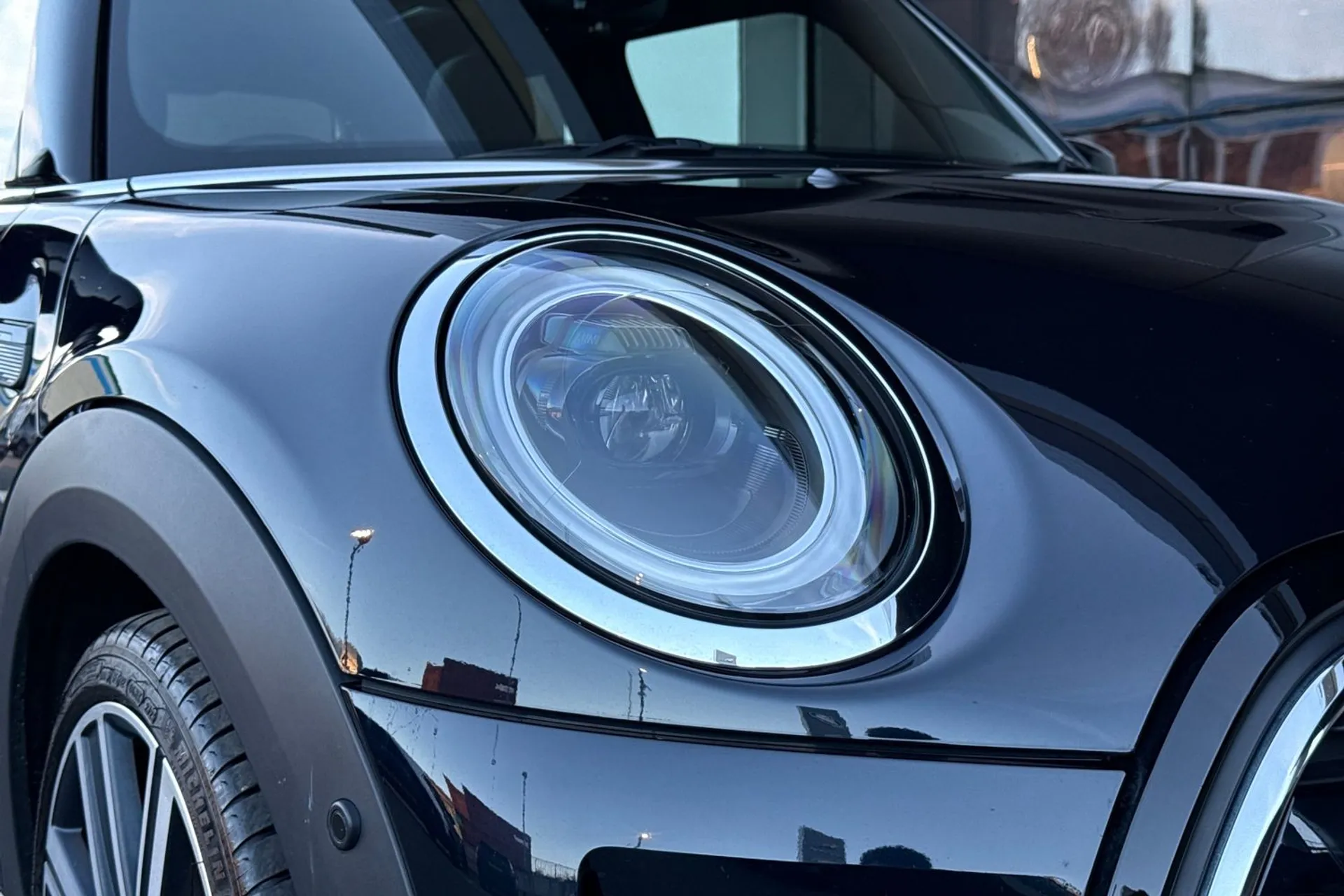 MINI HATCHBACK thumbnail image number 28