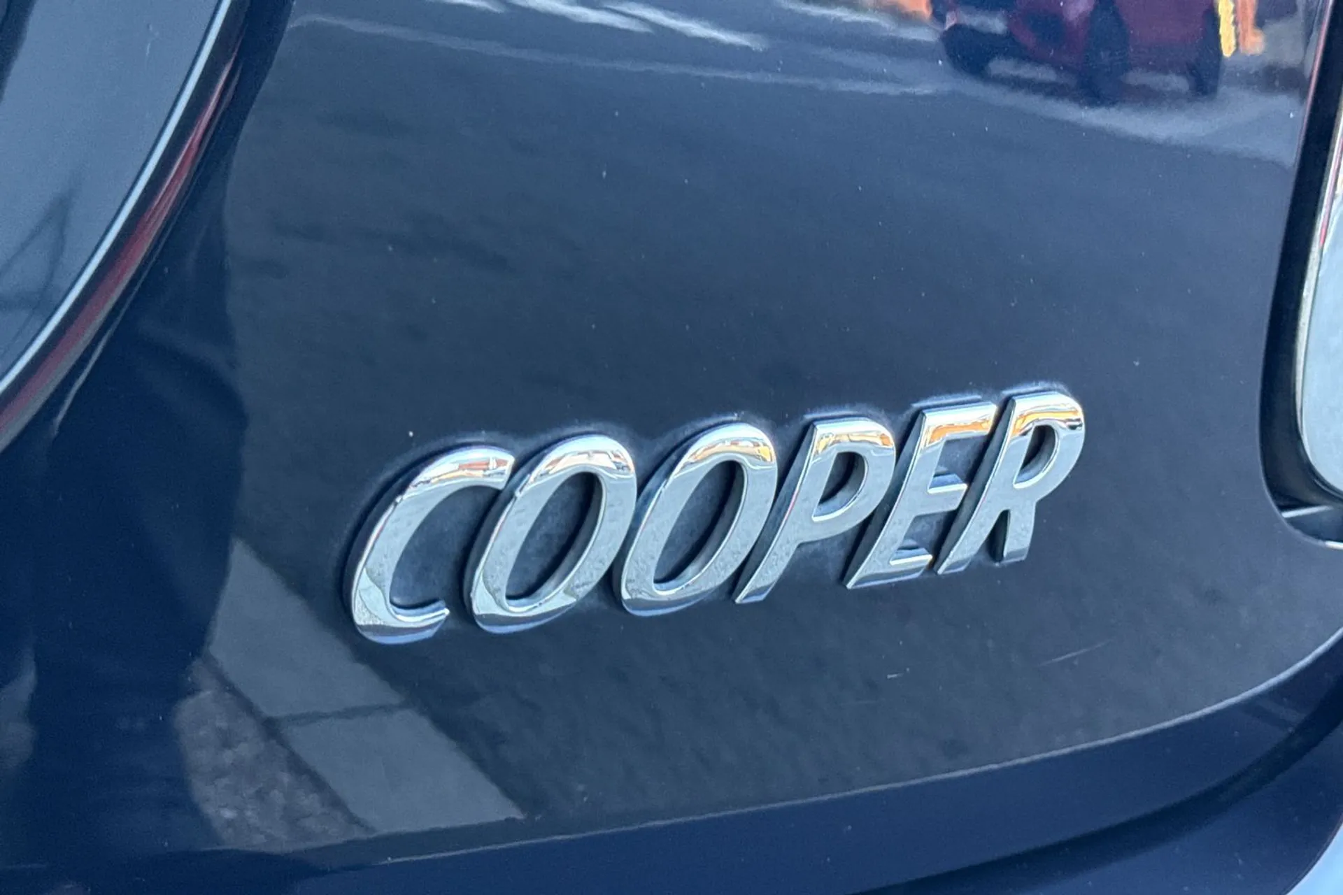 MINI HATCHBACK thumbnail image number 46