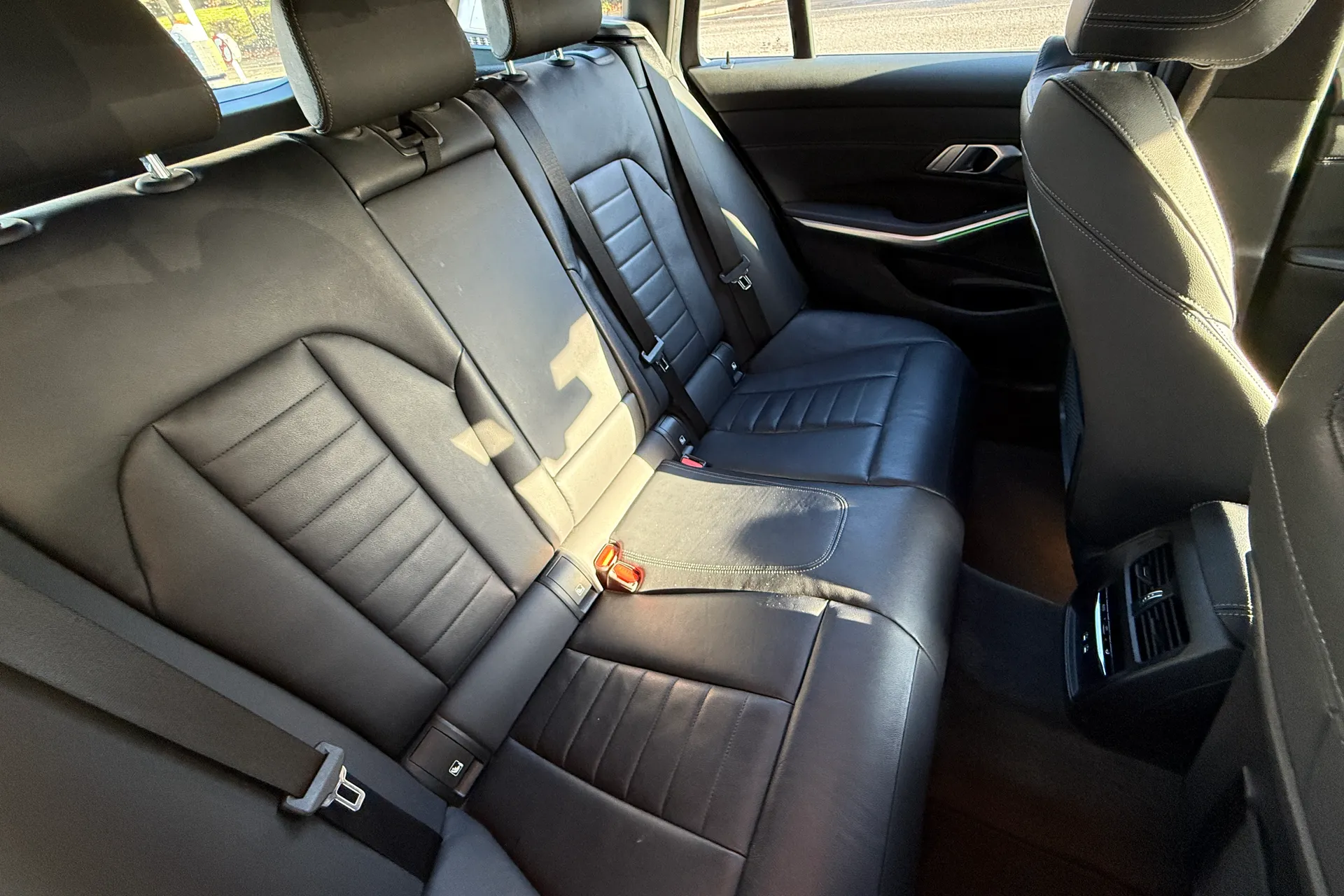 BMW 3 SERIES thumbnail image number 23