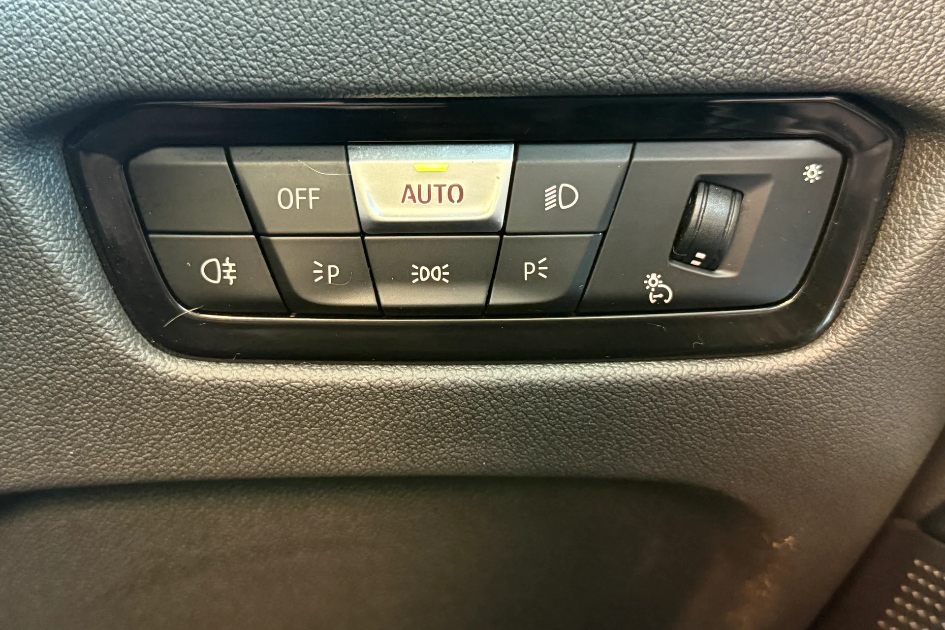 BMW 3 SERIES thumbnail image number 12