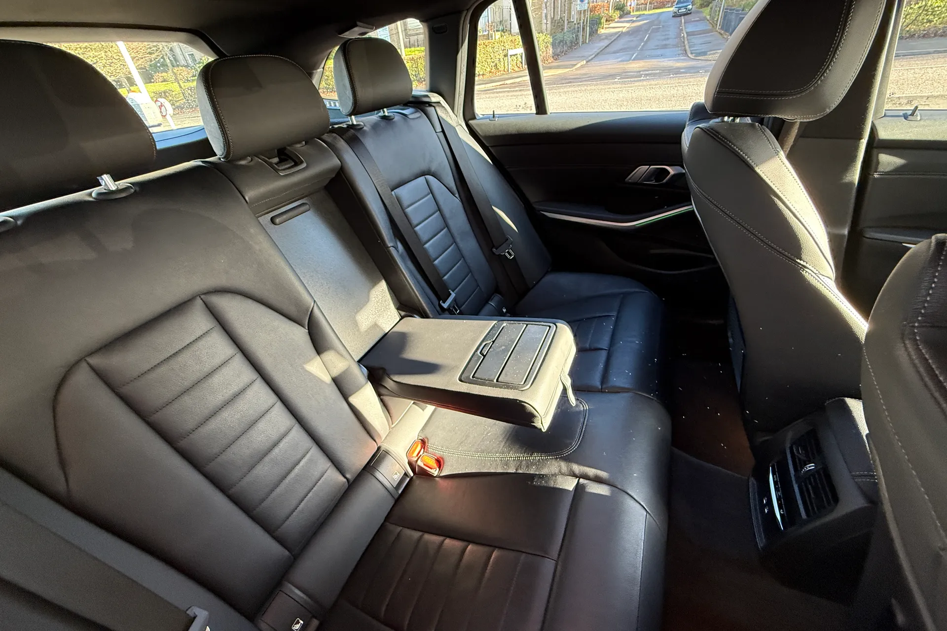 BMW 3 SERIES thumbnail image number 24