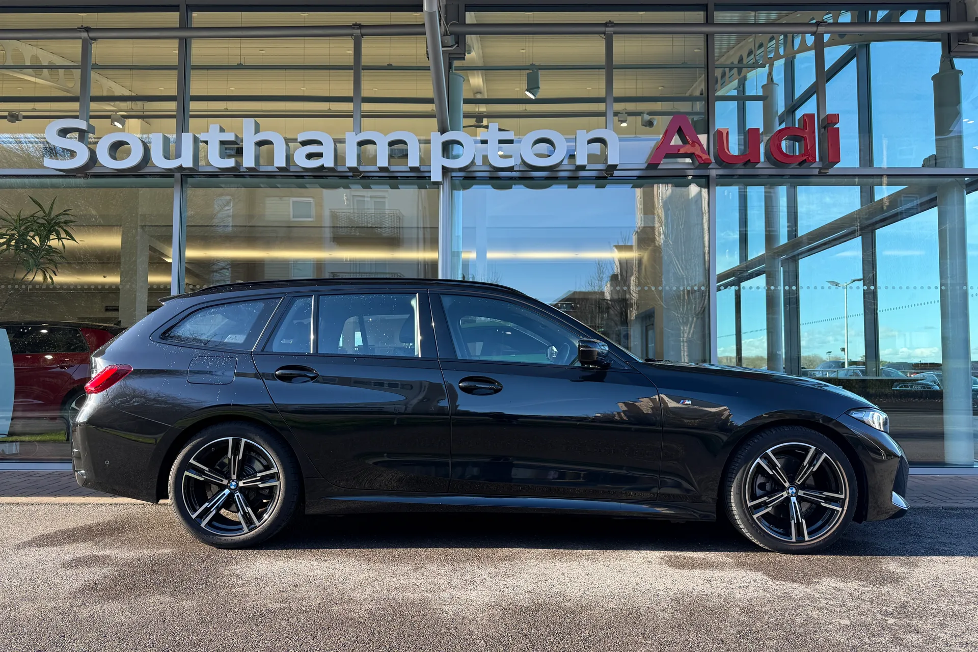 BMW 3 SERIES thumbnail image number 2