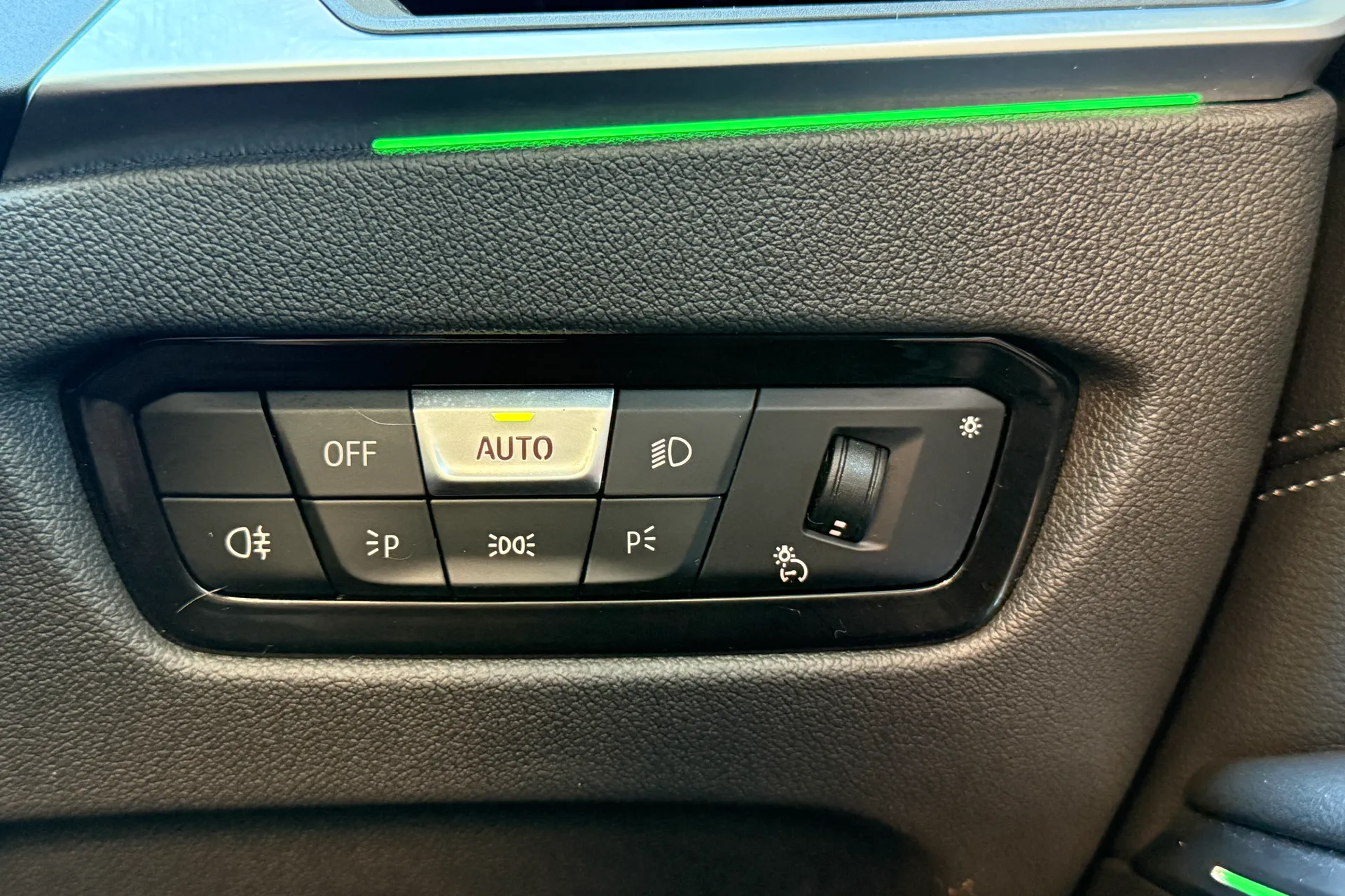 BMW 3 SERIES thumbnail image number 13