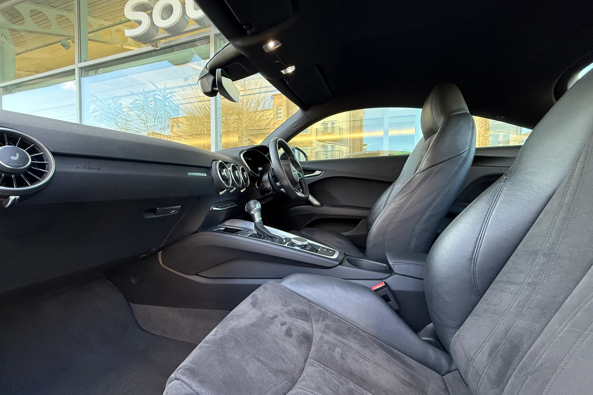 Audi TT thumbnail image number 44