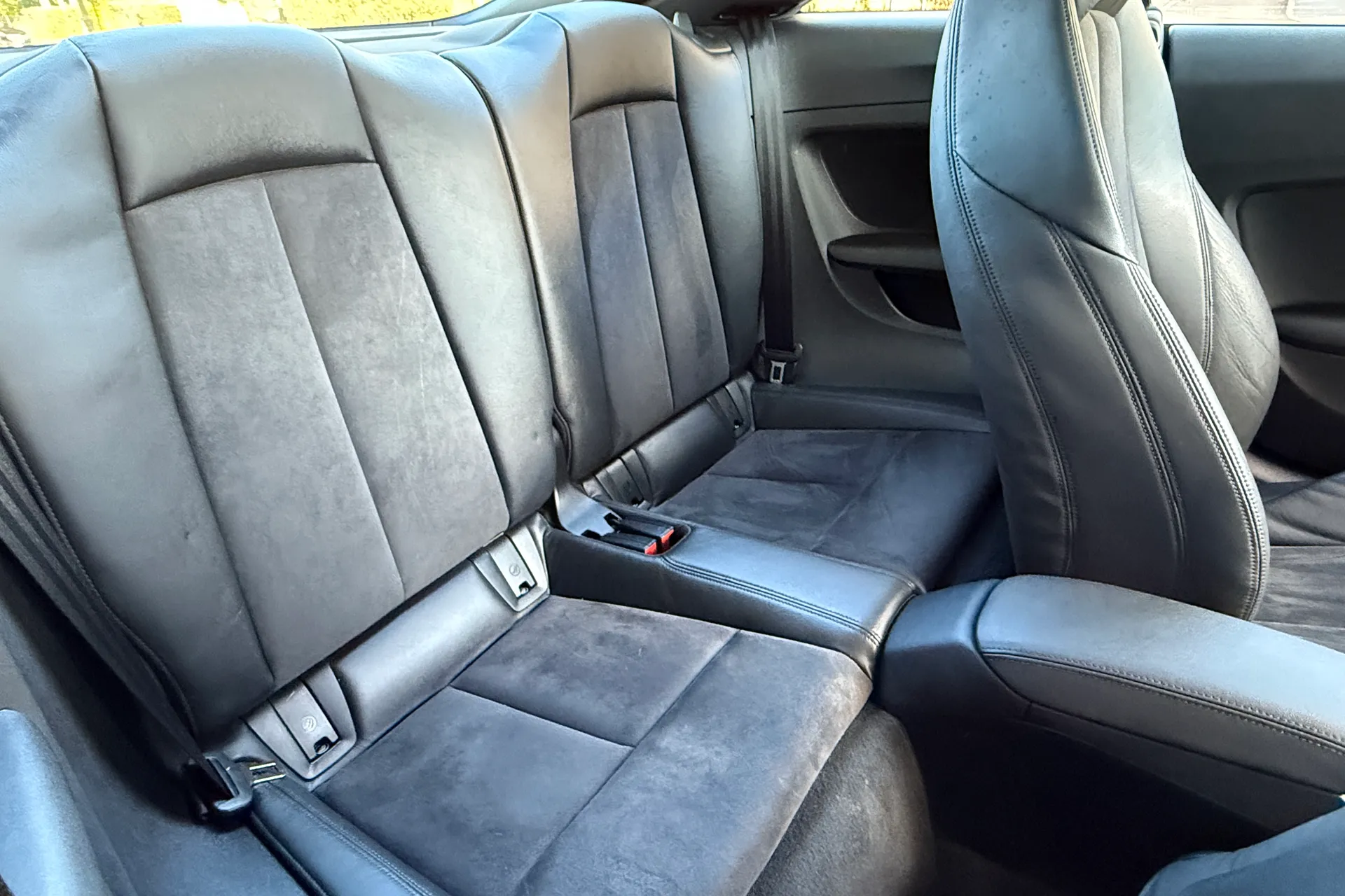 Audi TT thumbnail image number 30