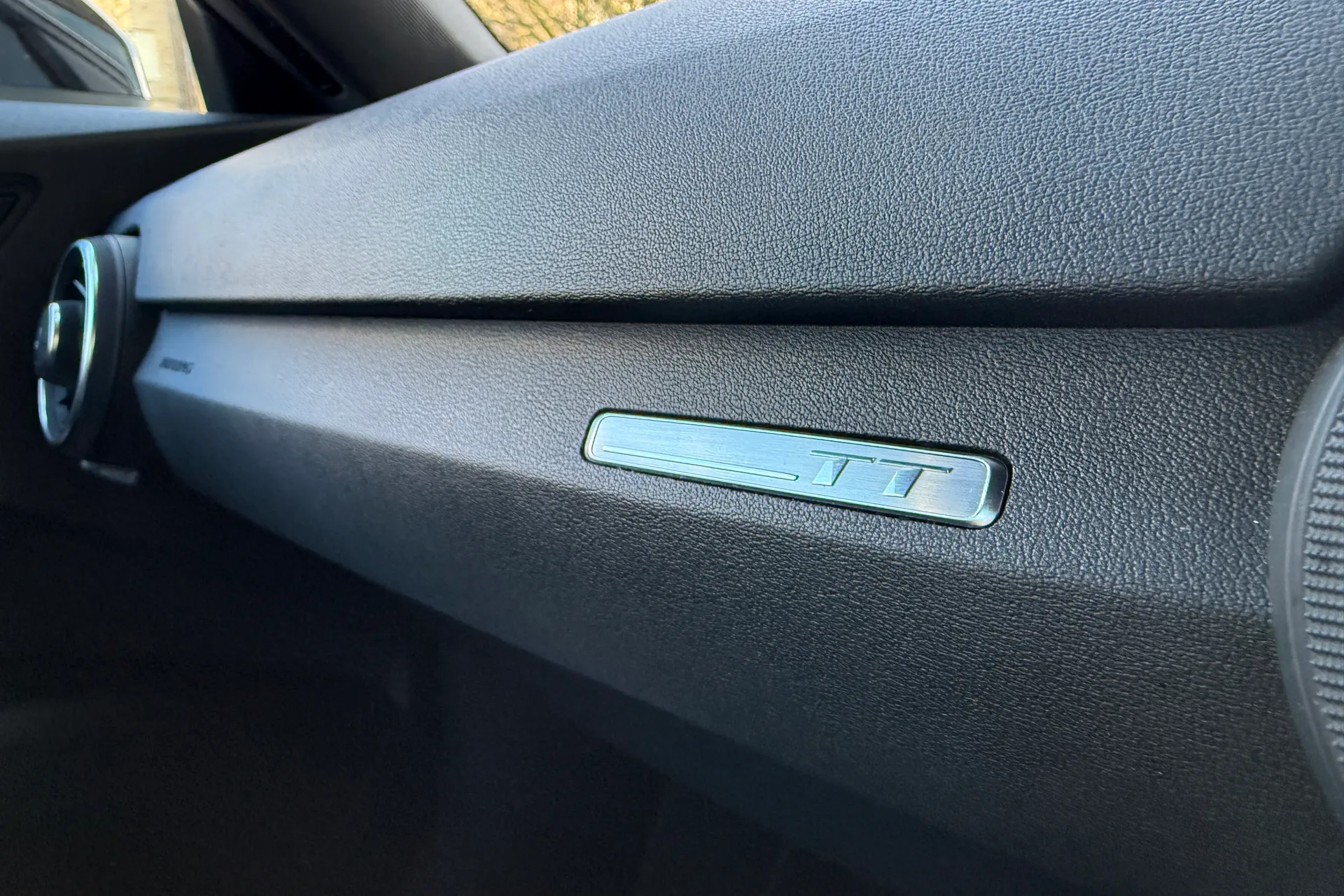 Audi TT thumbnail image number 14