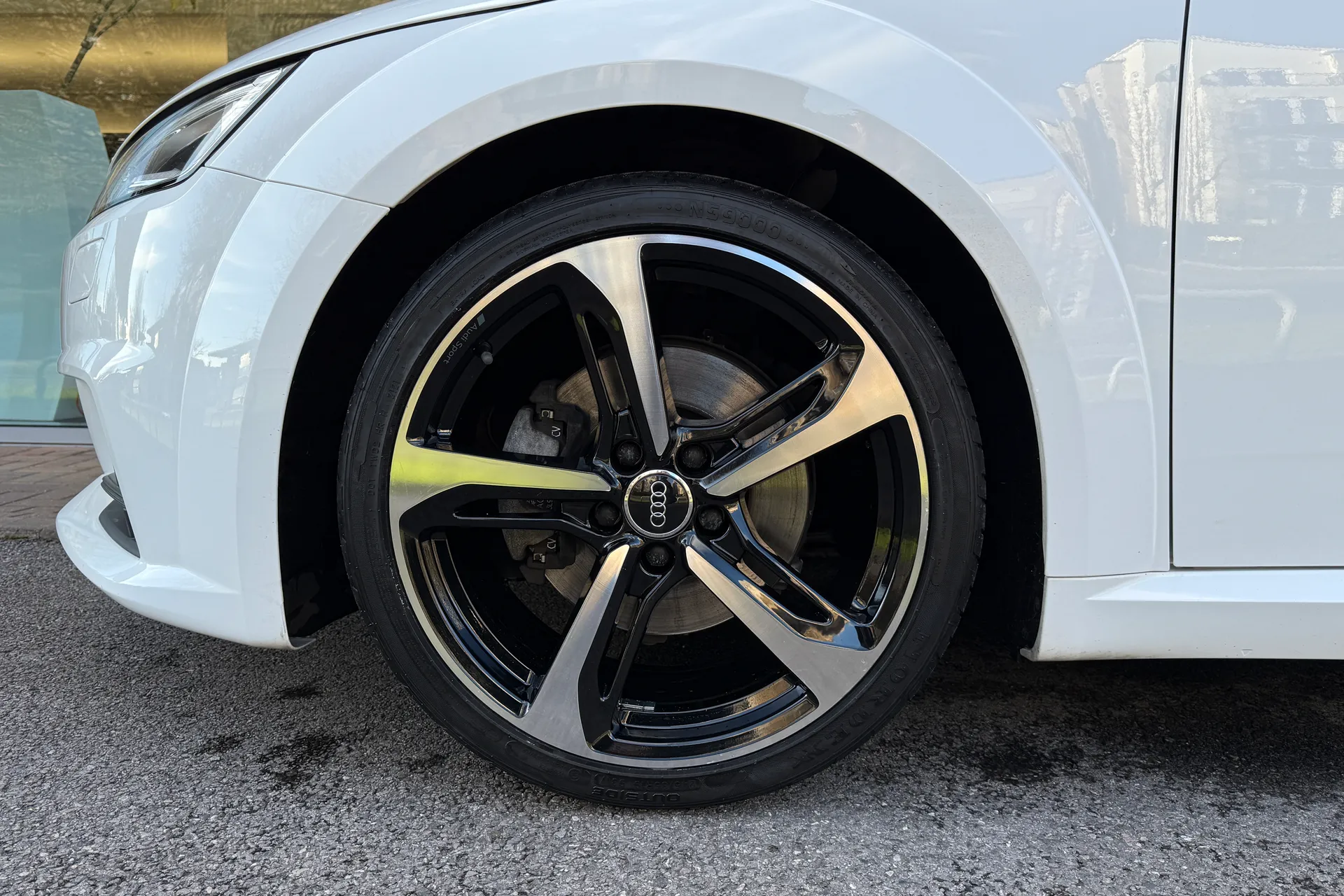 Audi TT thumbnail image number 43