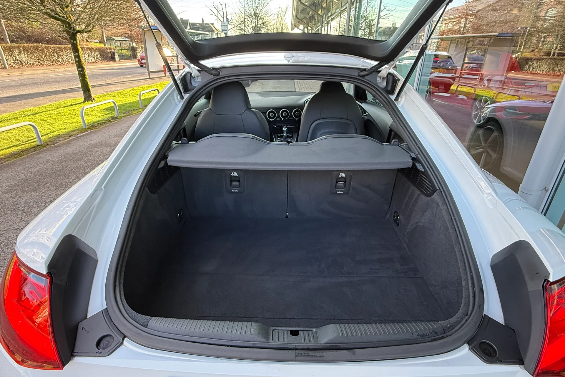 Audi TT thumbnail image number 39