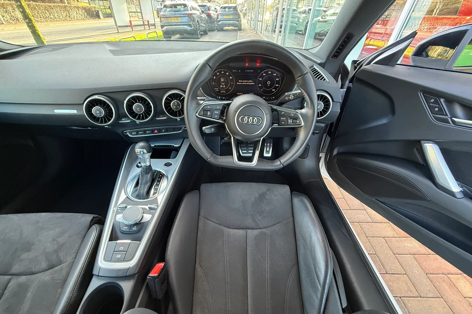 Audi TT thumbnail image number 32