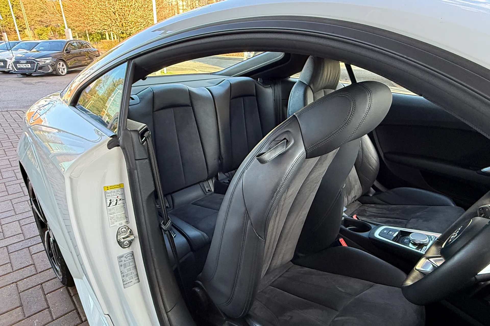 Audi TT thumbnail image number 29