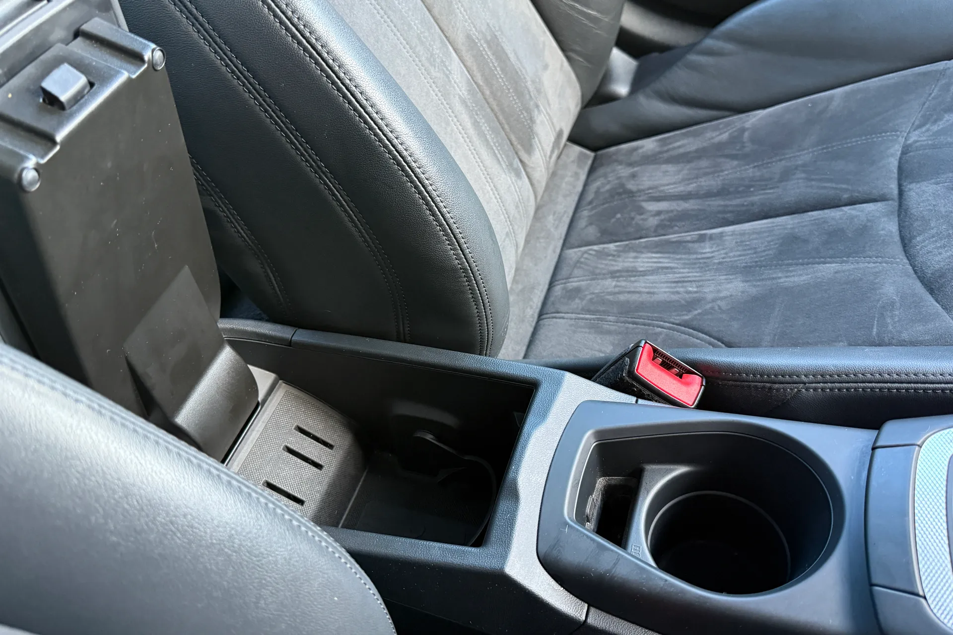 Audi TT thumbnail image number 22