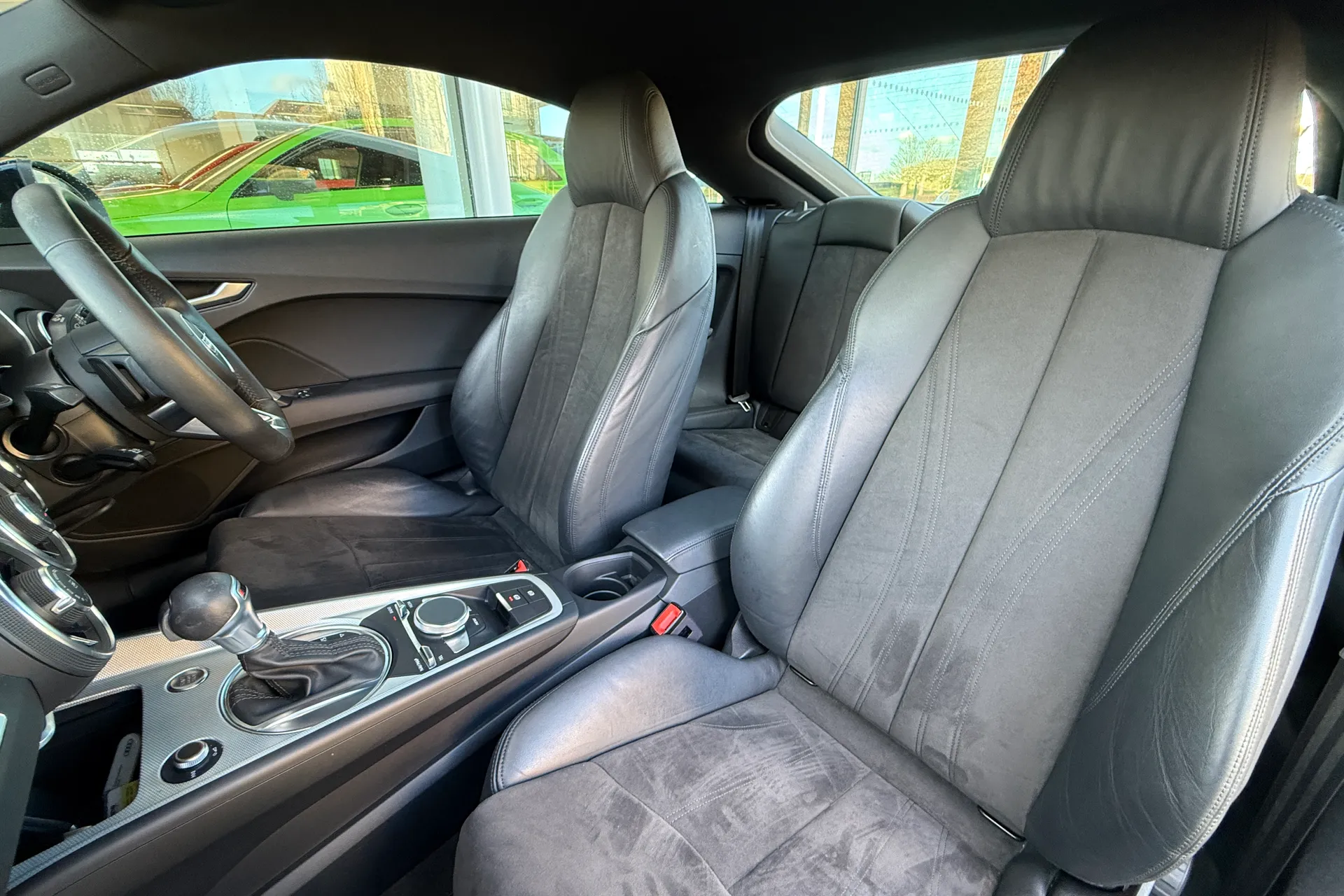 Audi TT thumbnail image number 46