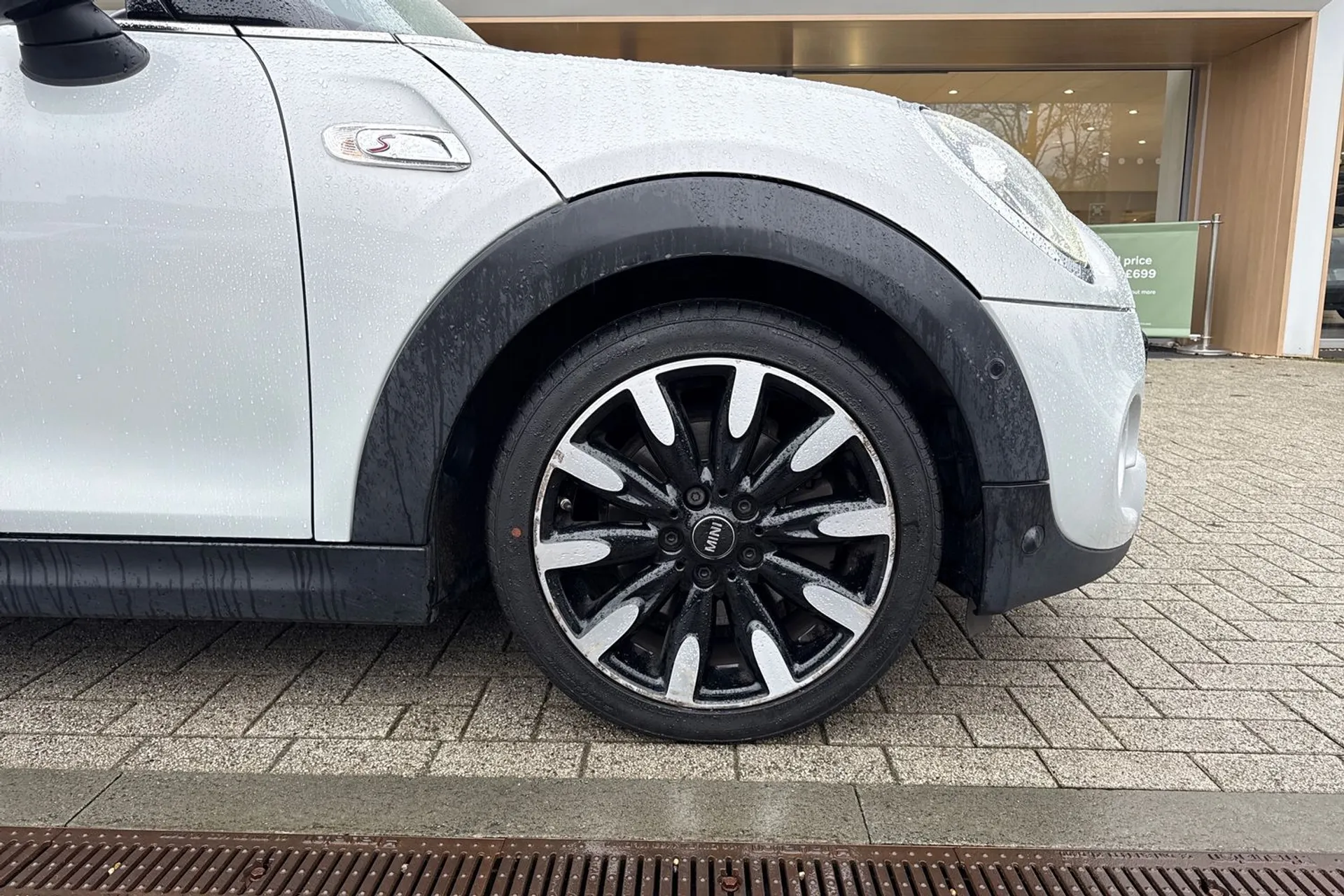 MINI CONVERTIBLE thumbnail image number 18