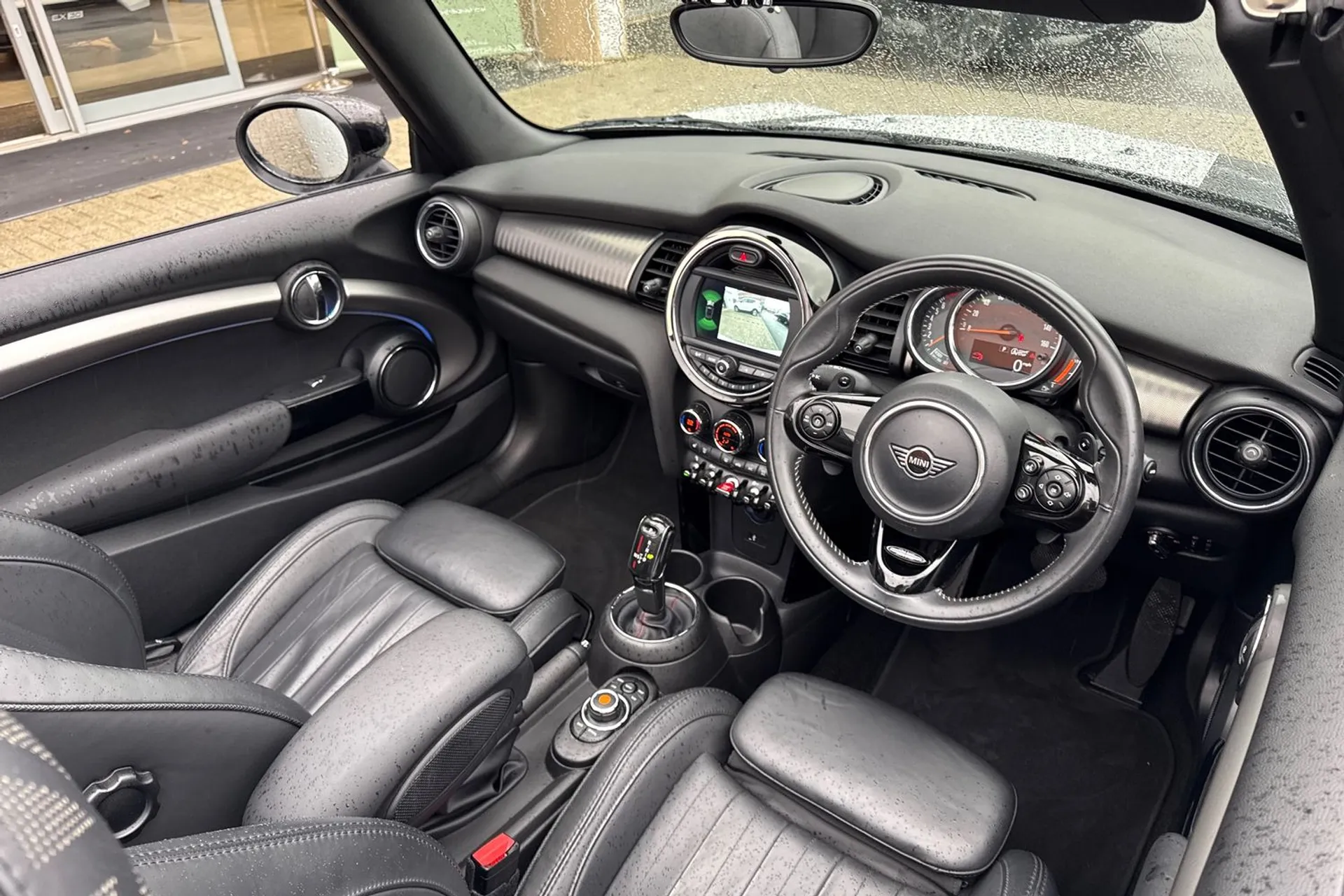 MINI CONVERTIBLE thumbnail image number 7