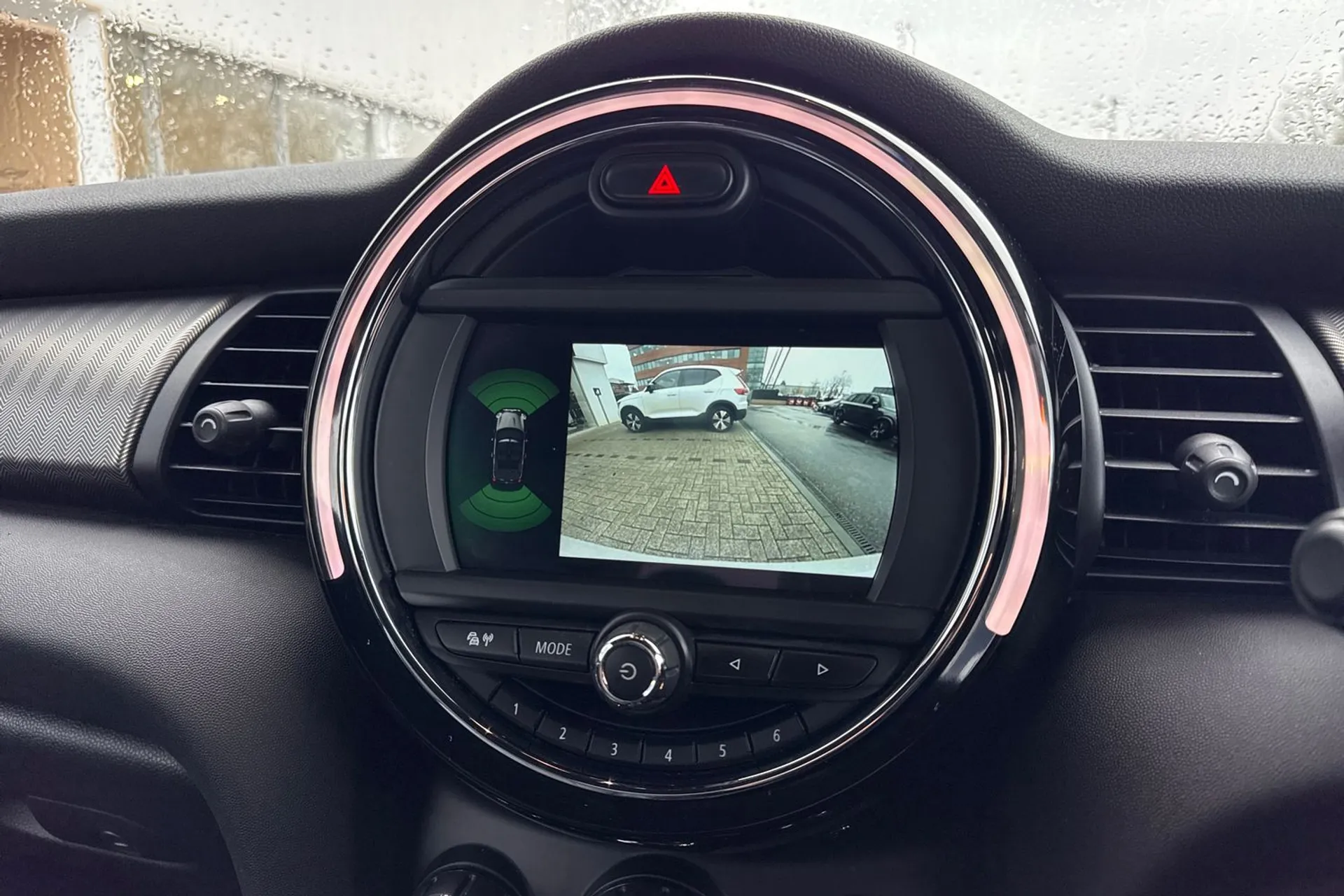 MINI CONVERTIBLE thumbnail image number 5