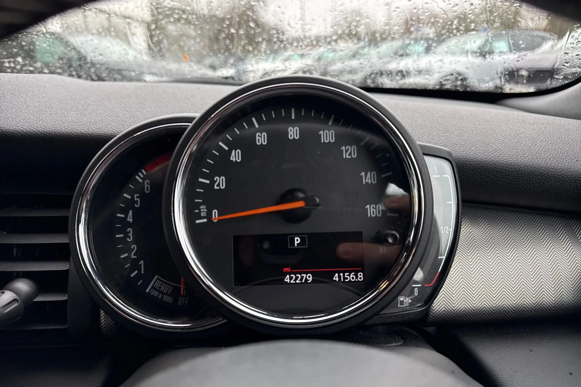 MINI CONVERTIBLE thumbnail image number 44