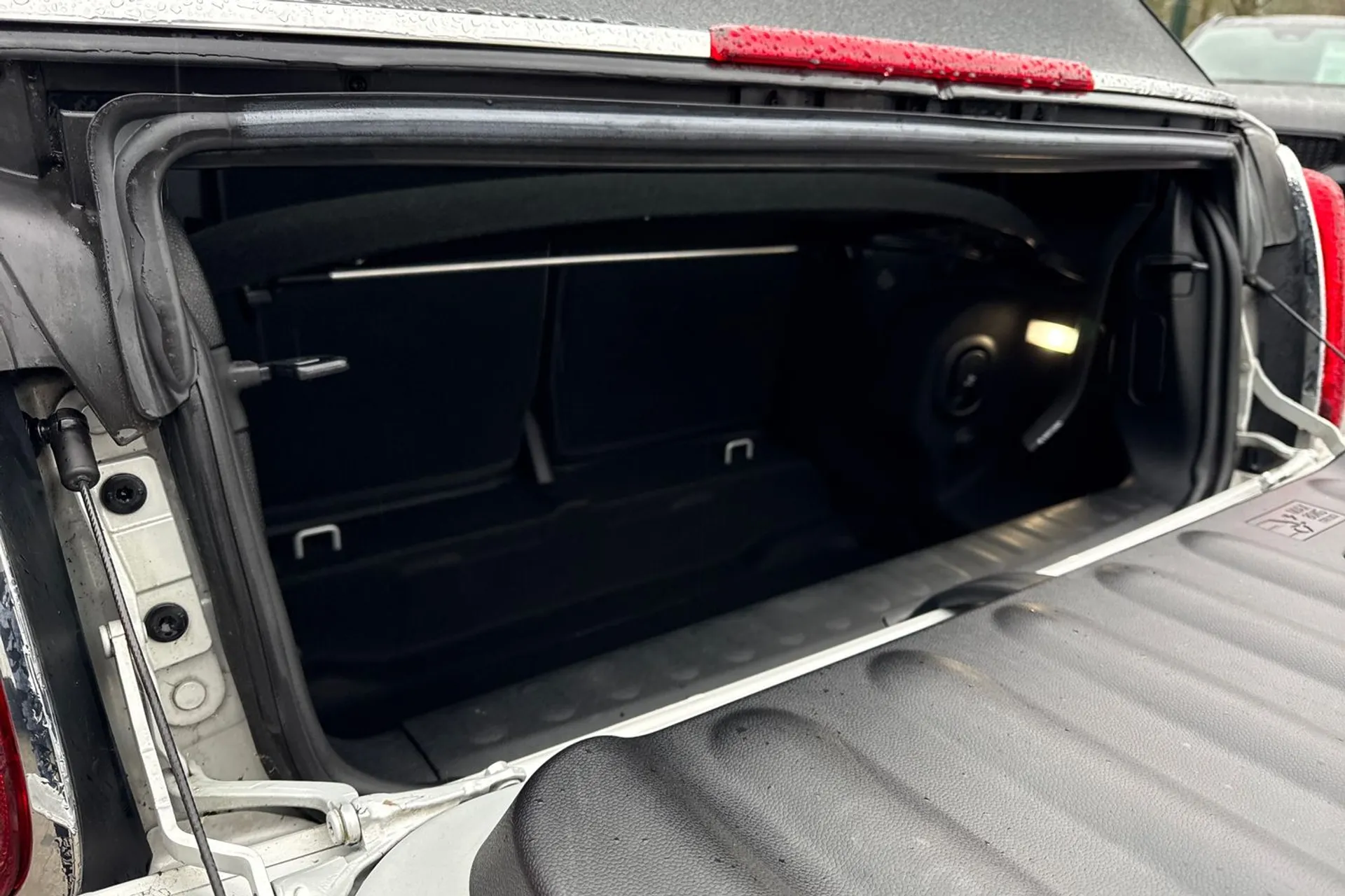 MINI CONVERTIBLE thumbnail image number 25