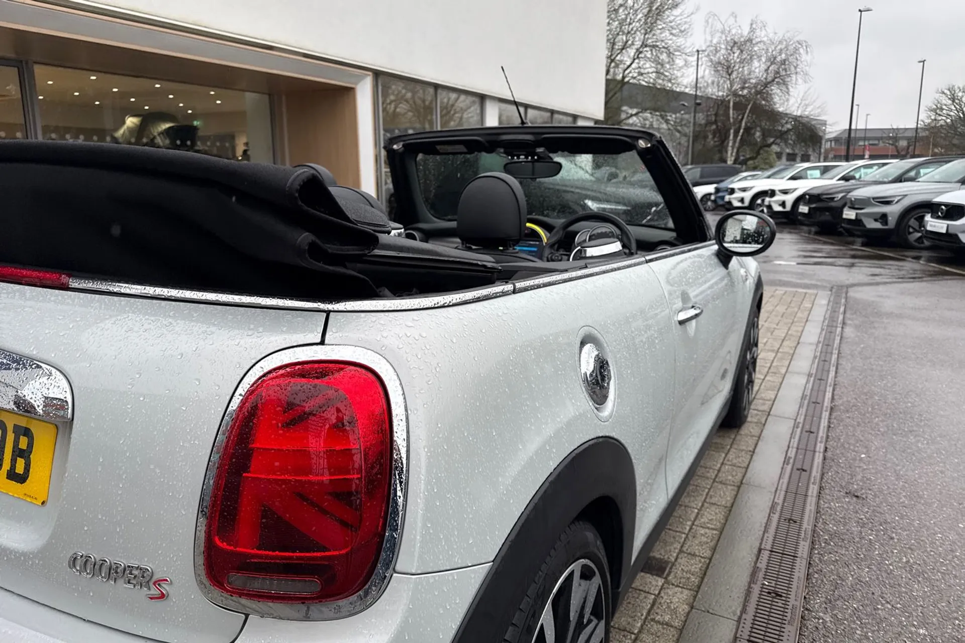 MINI CONVERTIBLE thumbnail image number 19