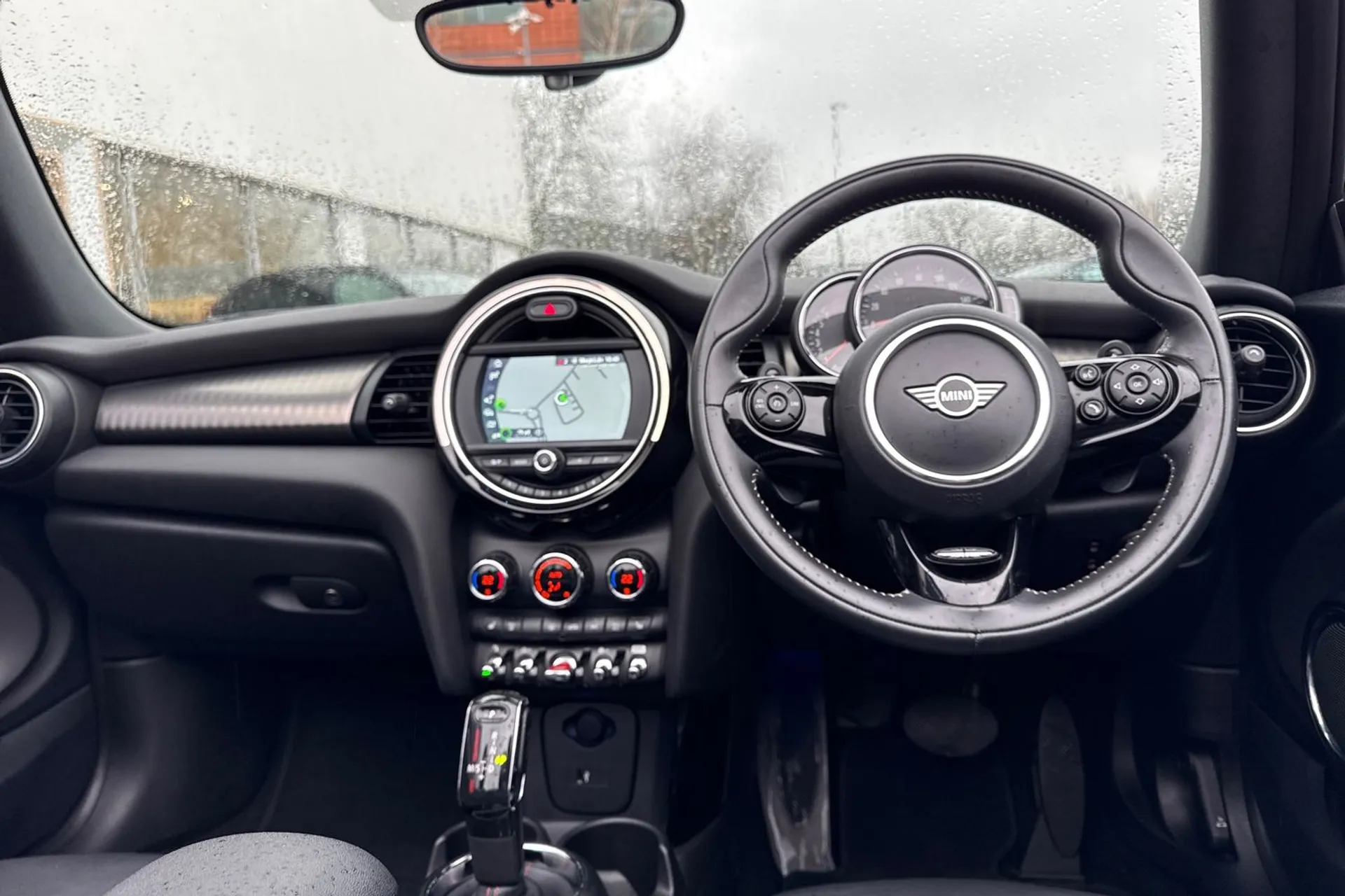 MINI CONVERTIBLE thumbnail image number 37