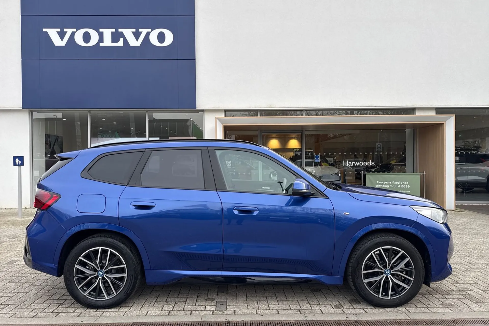 BMW X1 thumbnail image number 2