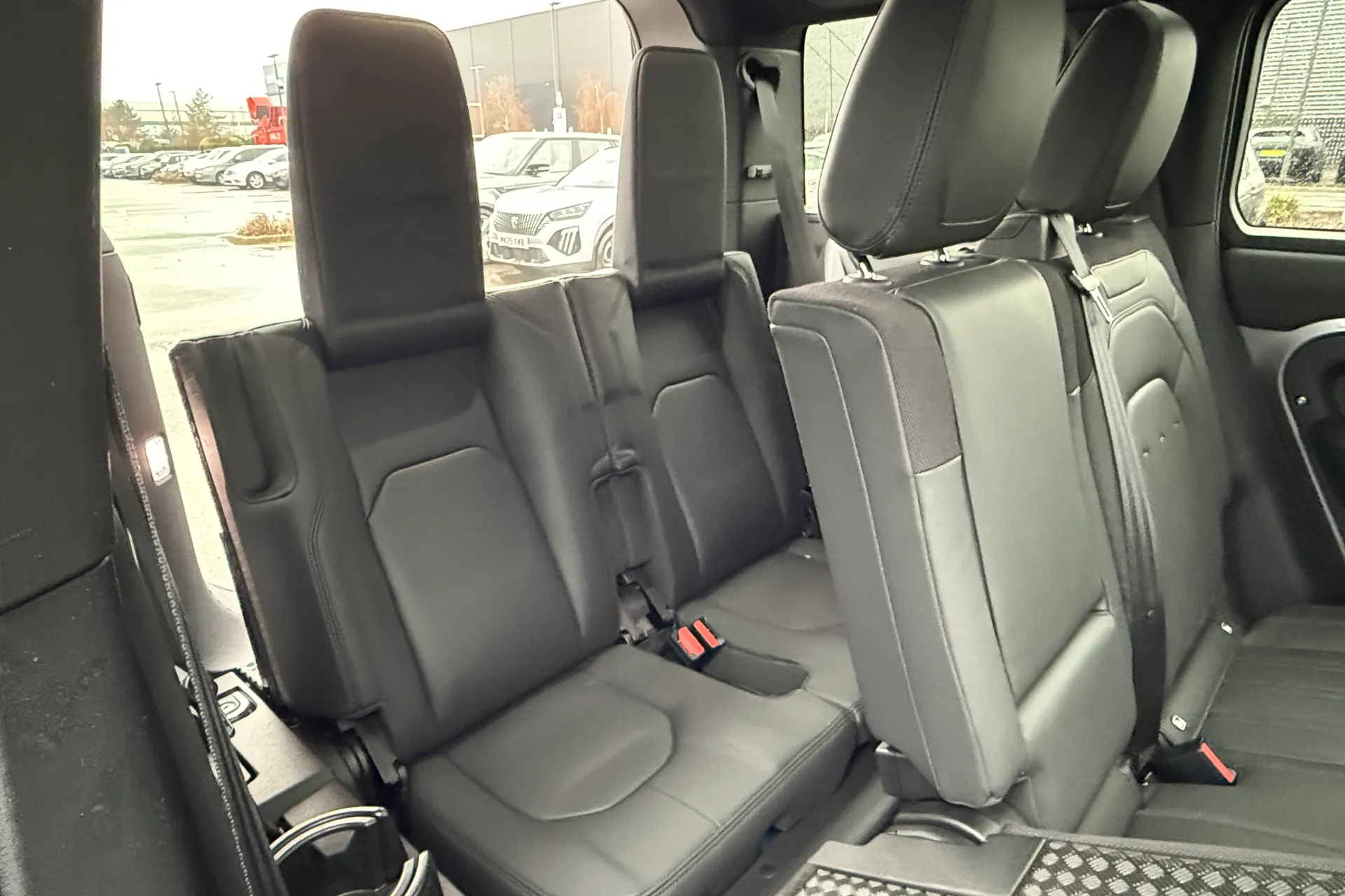 LAND ROVER DEFENDER thumbnail image number 27