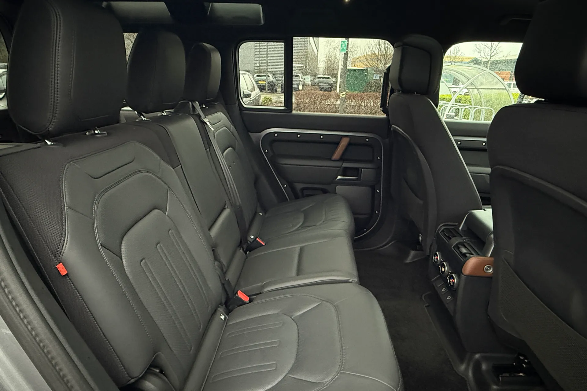 LAND ROVER DEFENDER thumbnail image number 29