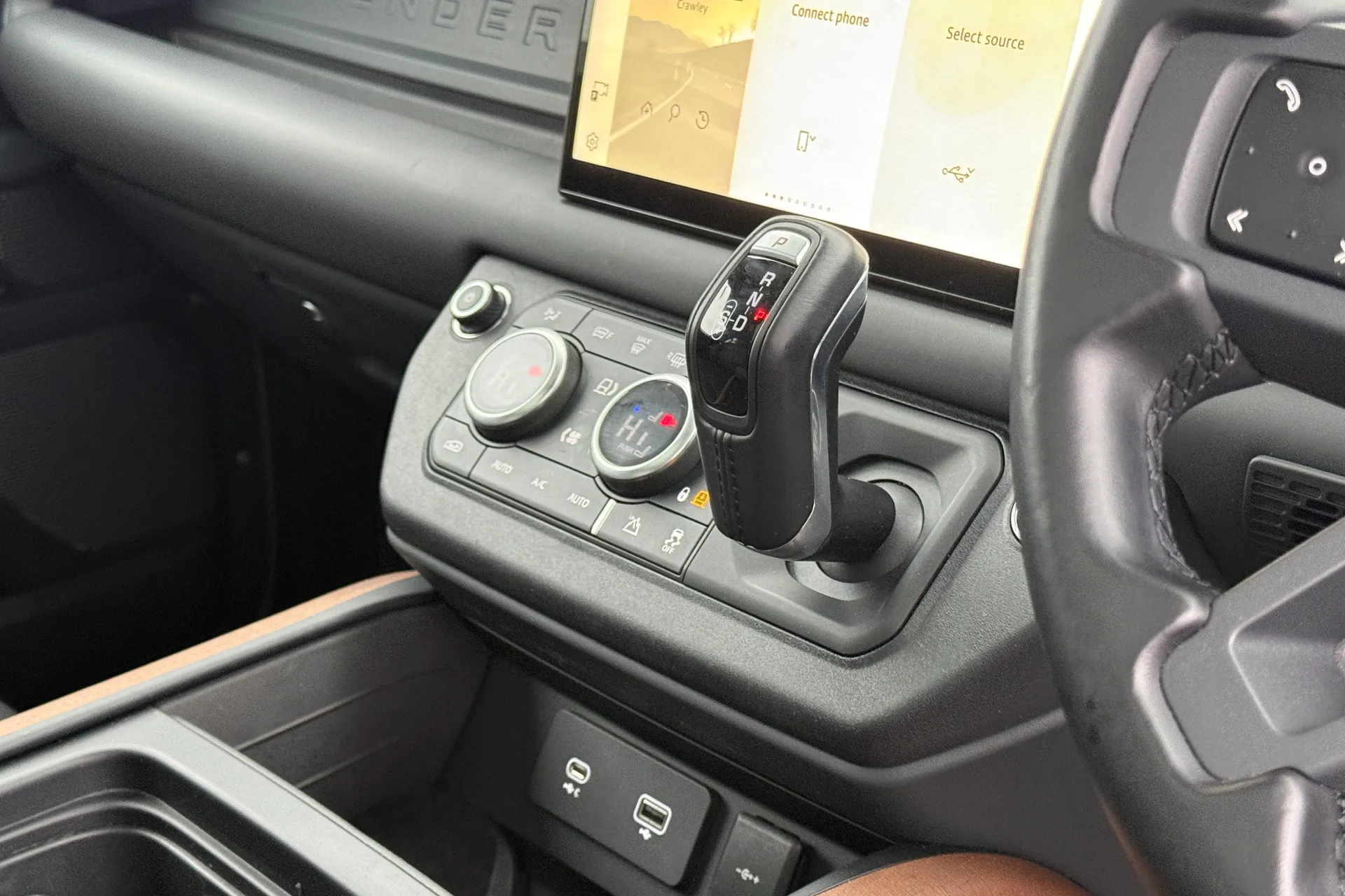 LAND ROVER DEFENDER thumbnail image number 17