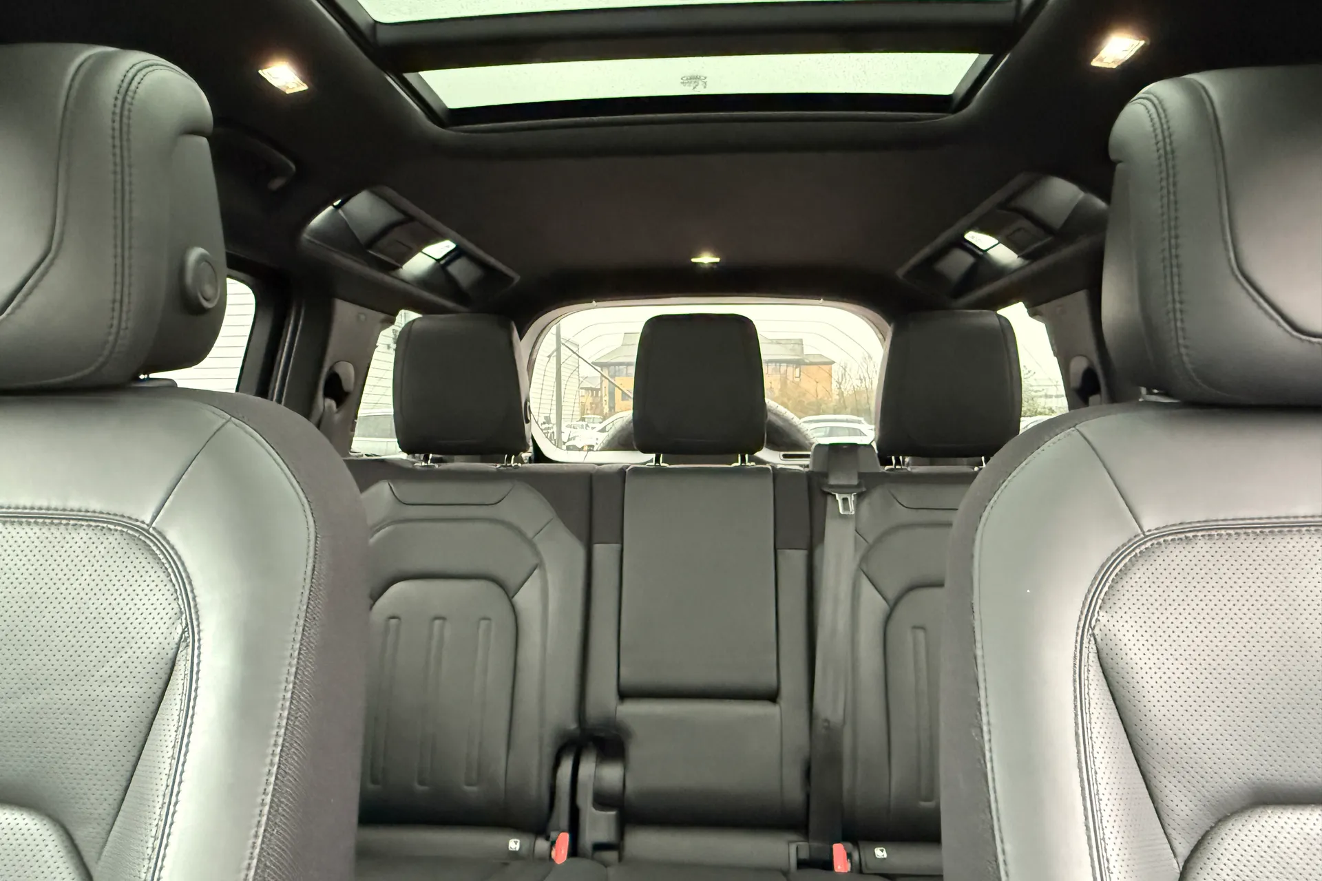 LAND ROVER DEFENDER thumbnail image number 32