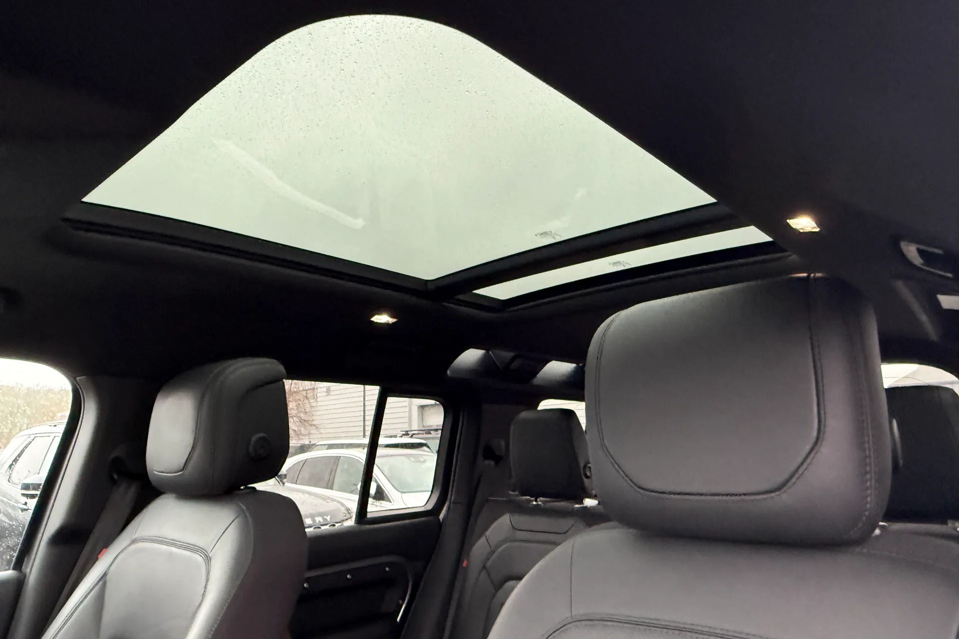 LAND ROVER DEFENDER thumbnail image number 4