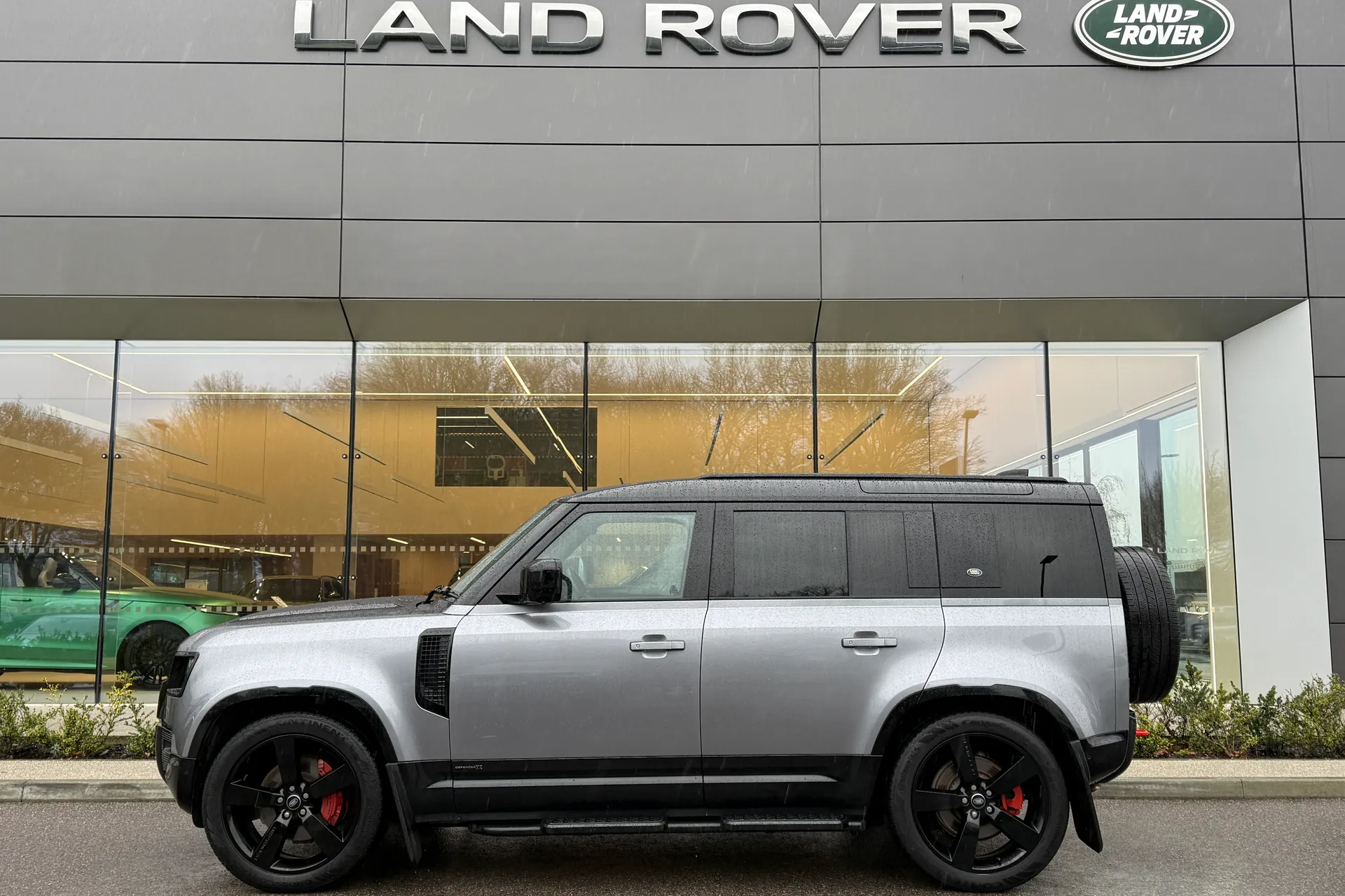 LAND ROVER DEFENDER thumbnail image number 9