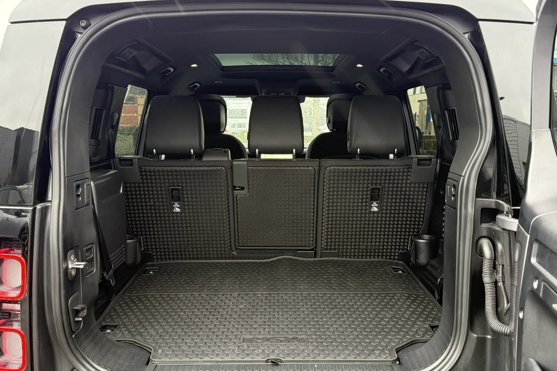 LAND ROVER DEFENDER thumbnail image number 28