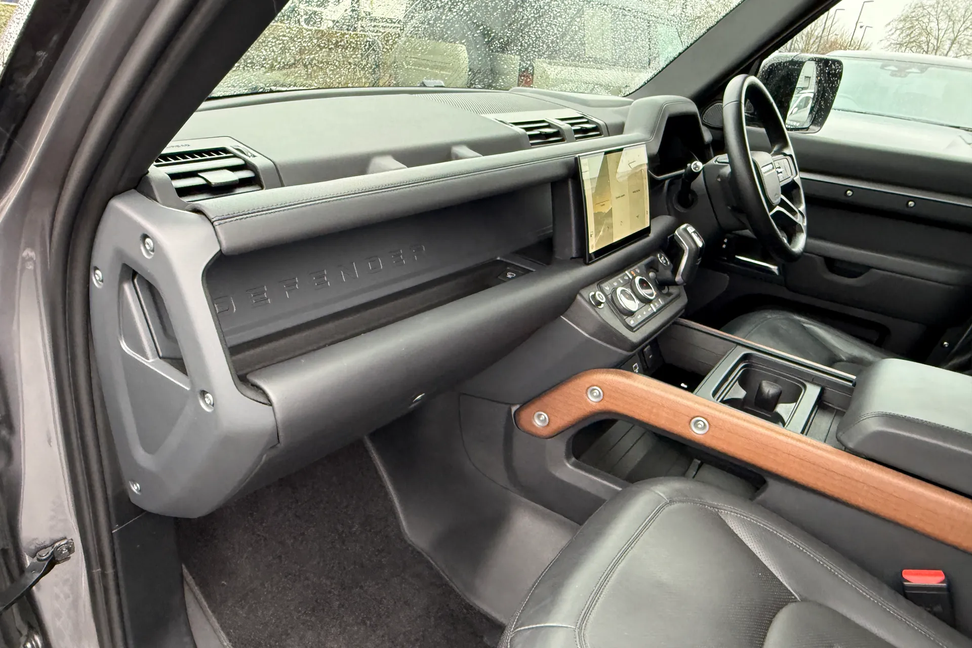 LAND ROVER DEFENDER thumbnail image number 36