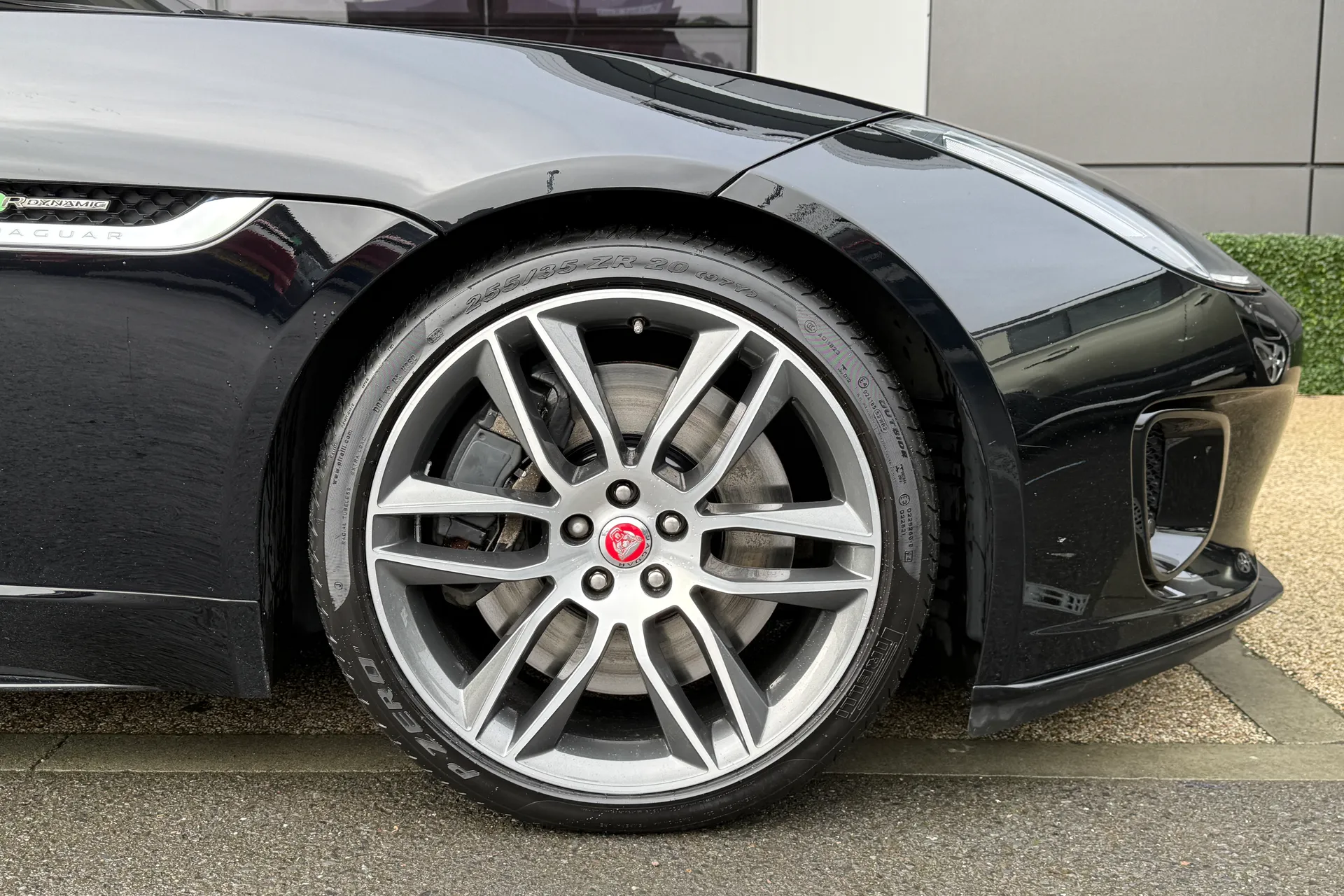 Jaguar F-TYPE thumbnail image number 17