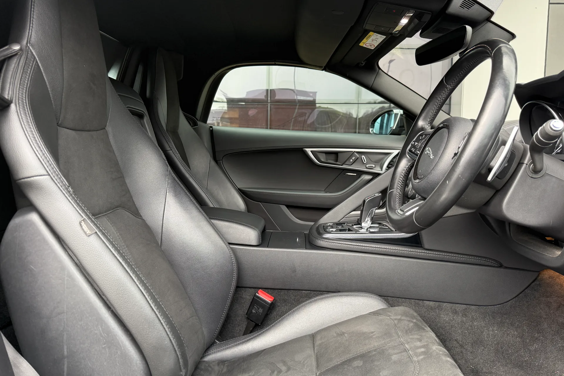 Jaguar F-TYPE thumbnail image number 19