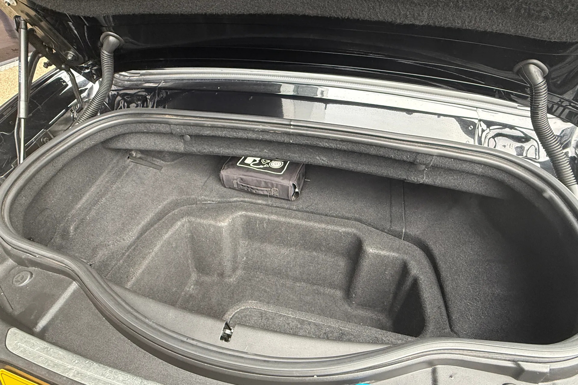 Jaguar F-TYPE thumbnail image number 38