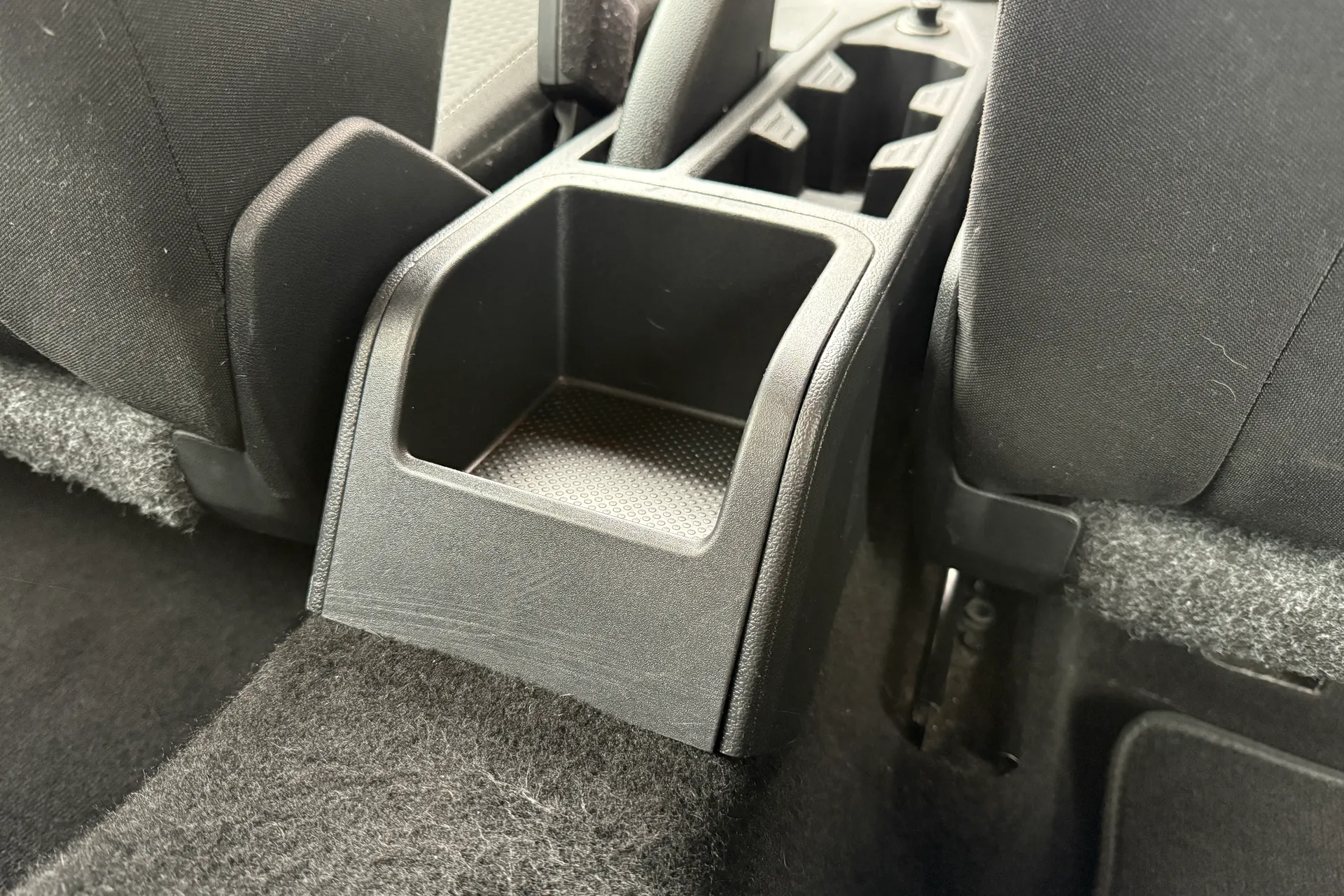 VOLKSWAGEN POLO thumbnail image number 32