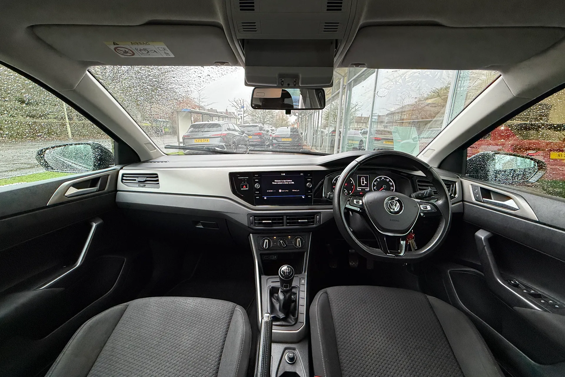 VOLKSWAGEN POLO thumbnail image number 4