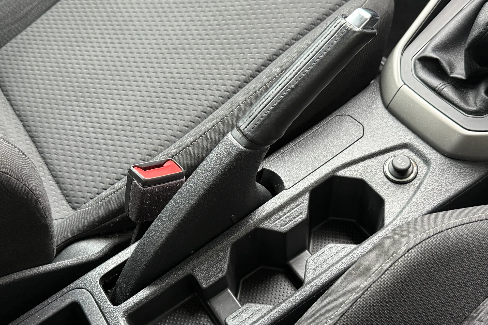 VOLKSWAGEN POLO thumbnail image number 26