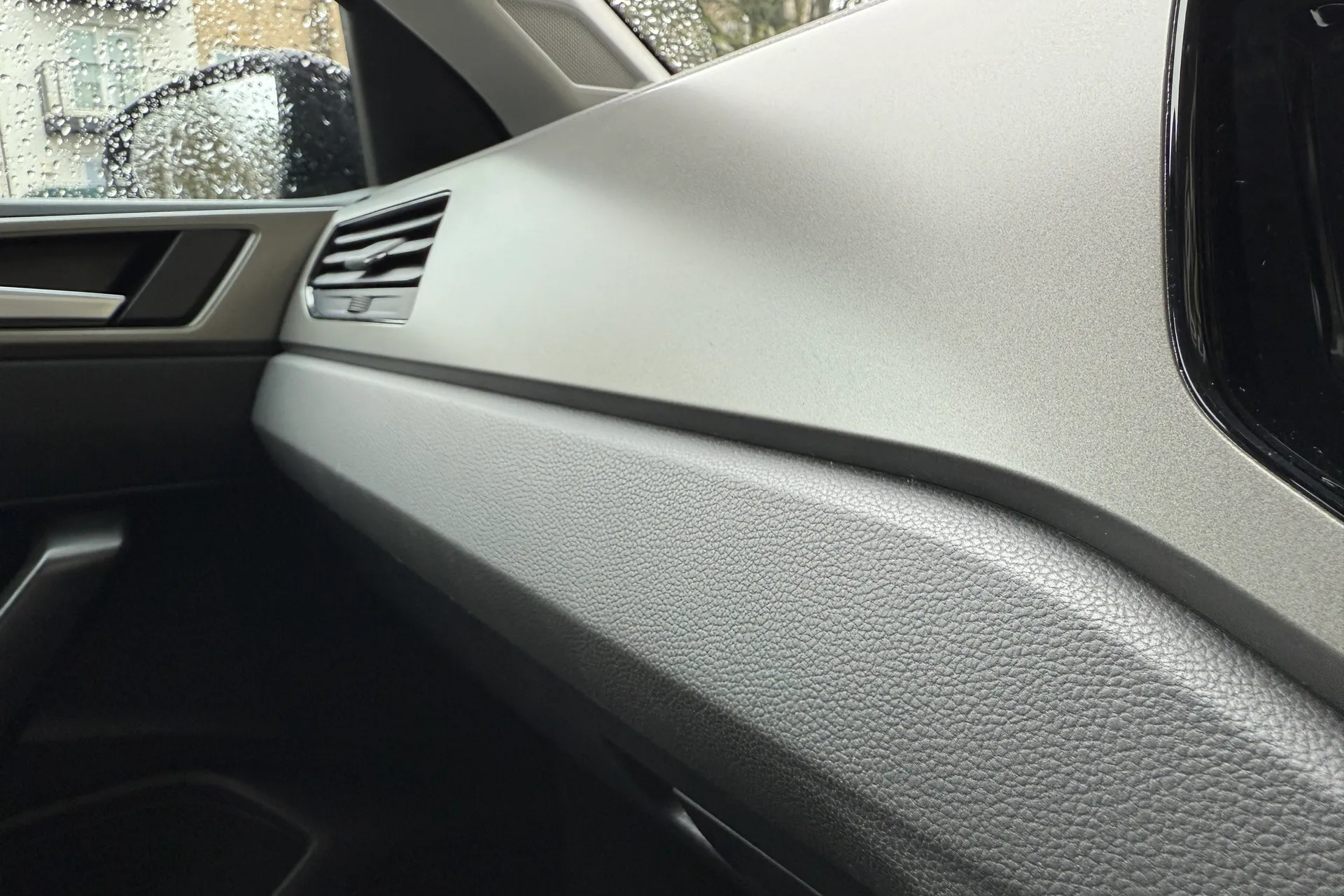 VOLKSWAGEN POLO thumbnail image number 14