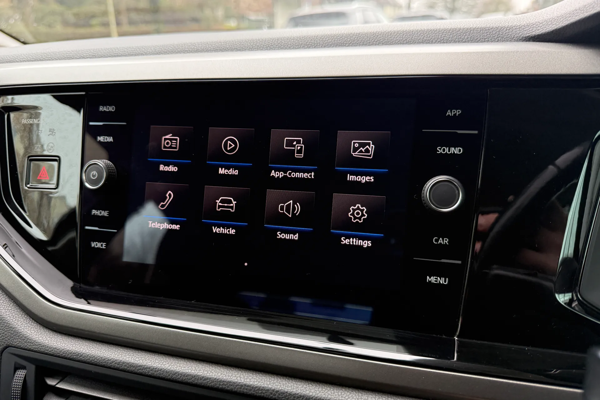 VOLKSWAGEN POLO thumbnail image number 8